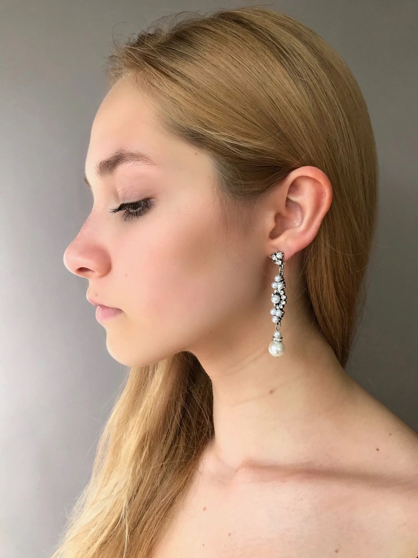 Bridal pearl earrings