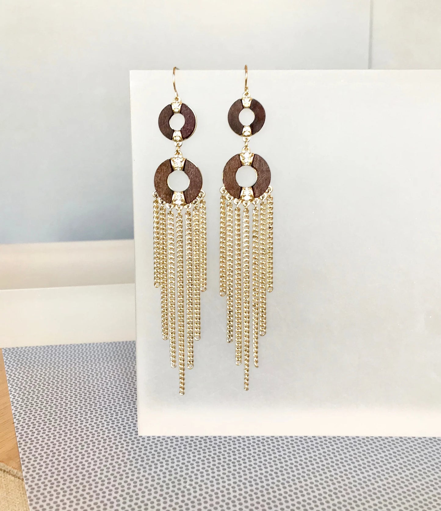 Statement wood and chain necklace