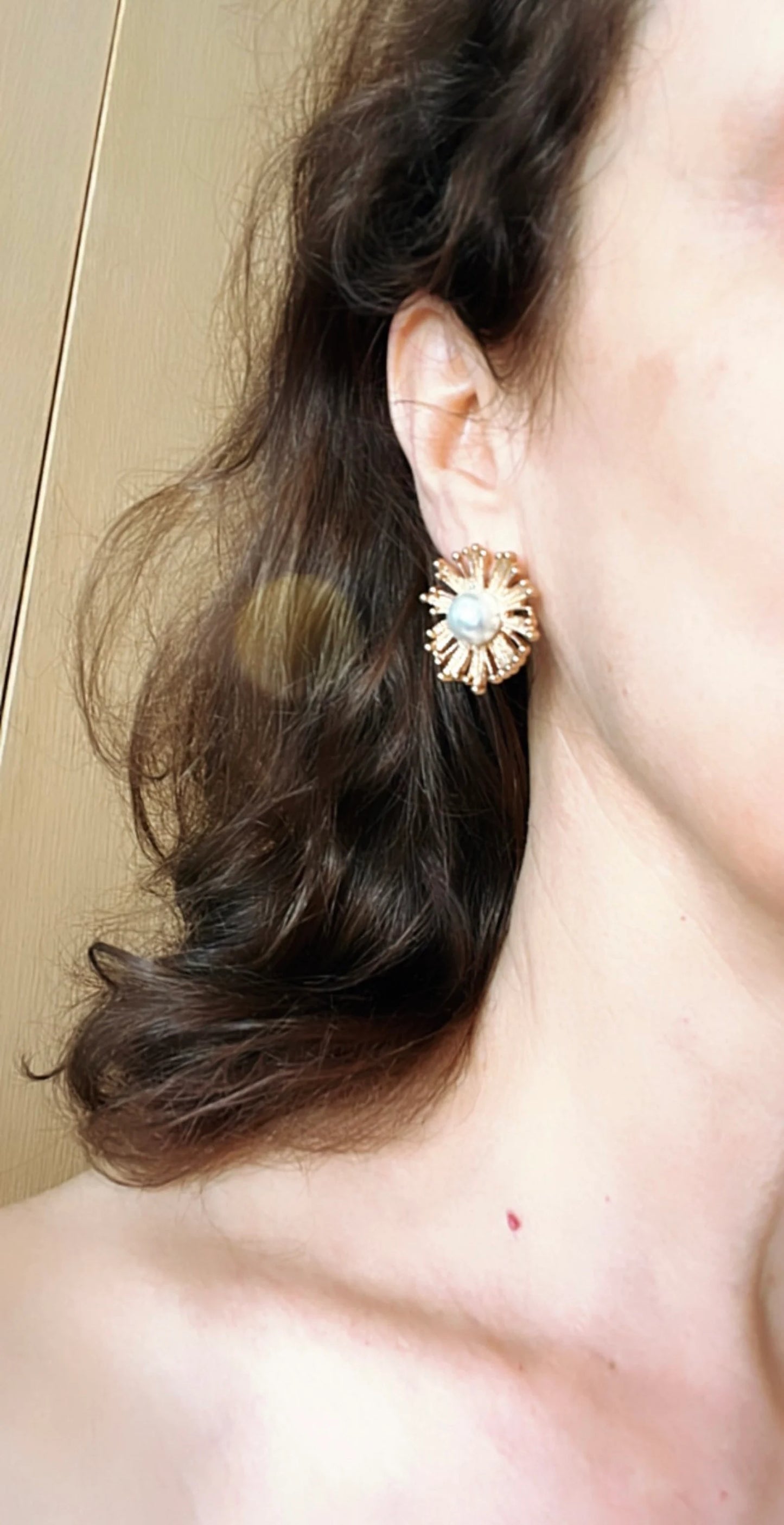 Pearl flower earrings