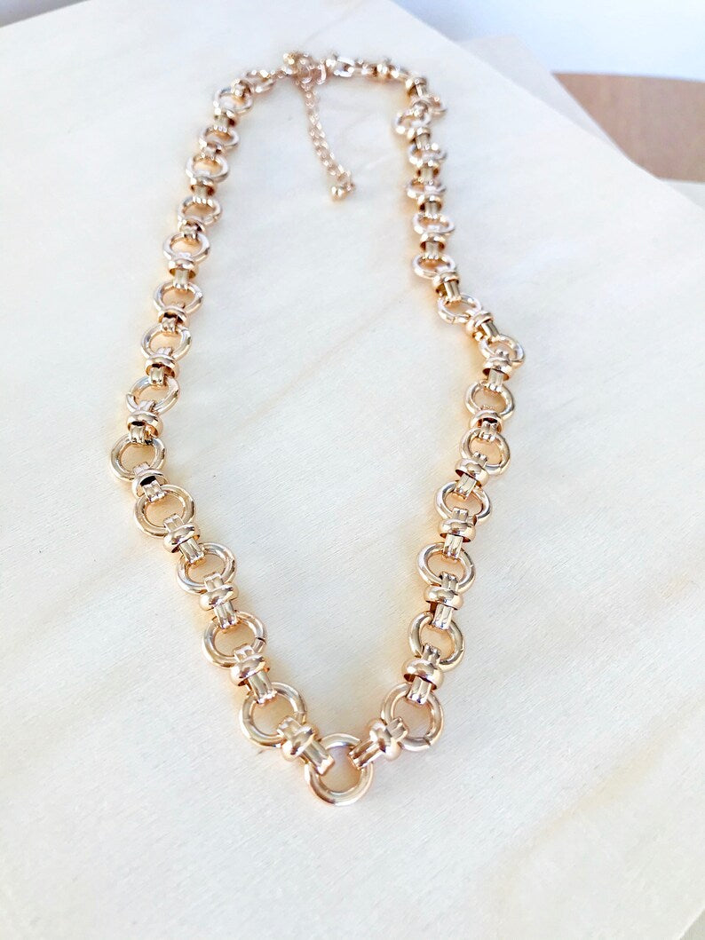 Chunky gold necklace