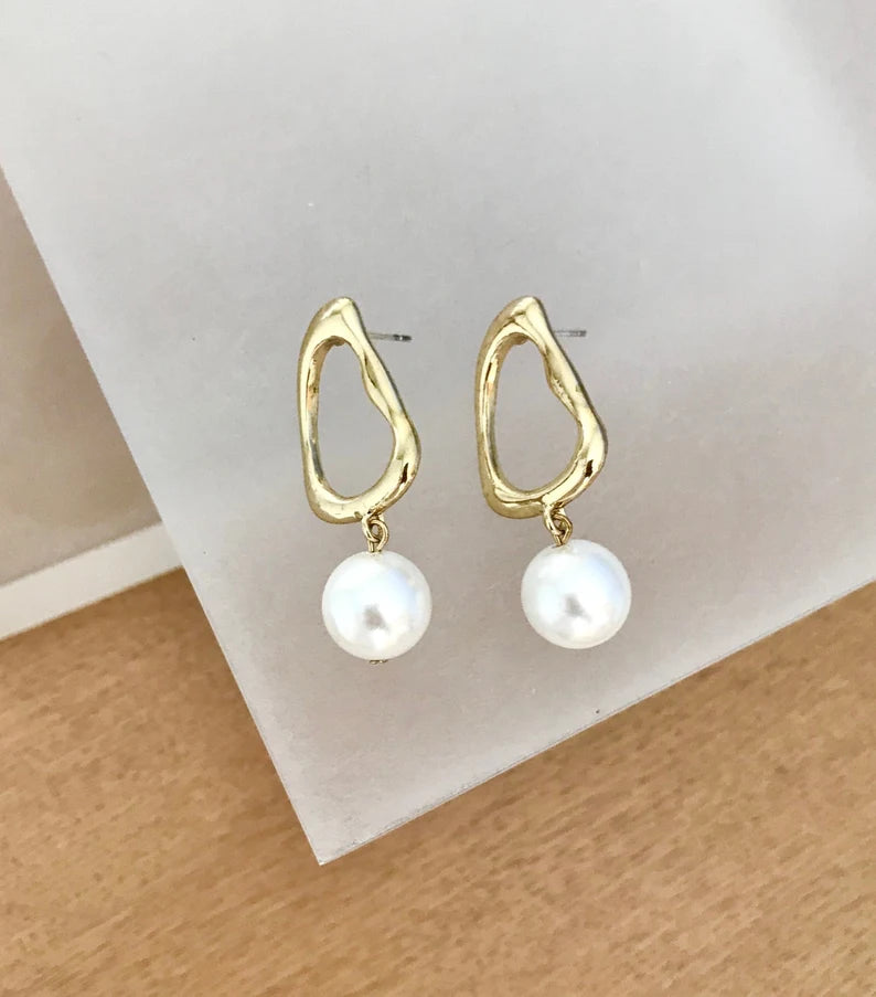 Pearl drop earrings