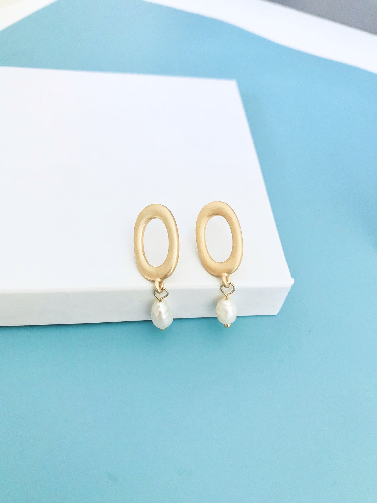 Fresh water pearl earrings