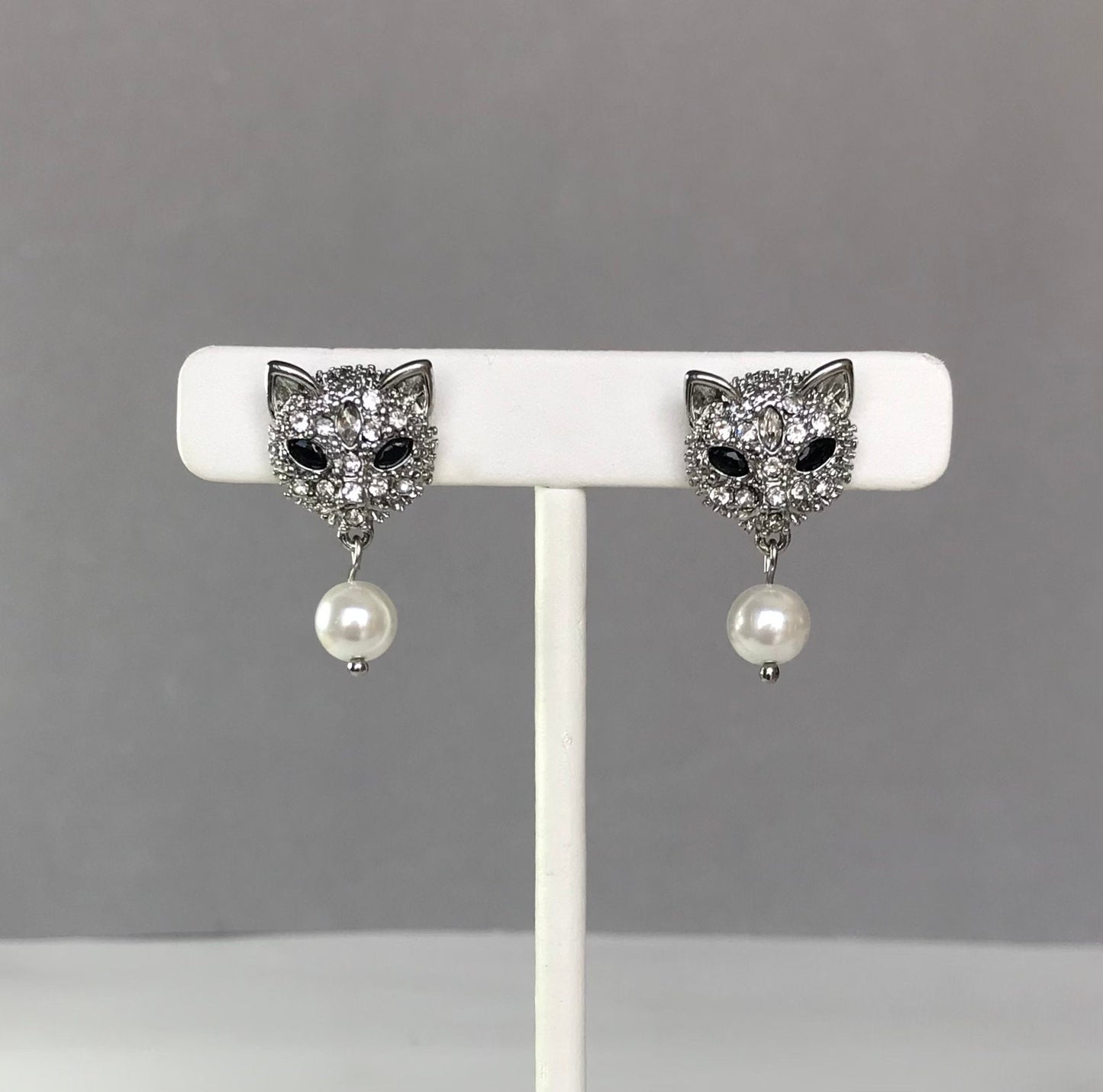 Crystal cat pearl drop earrings