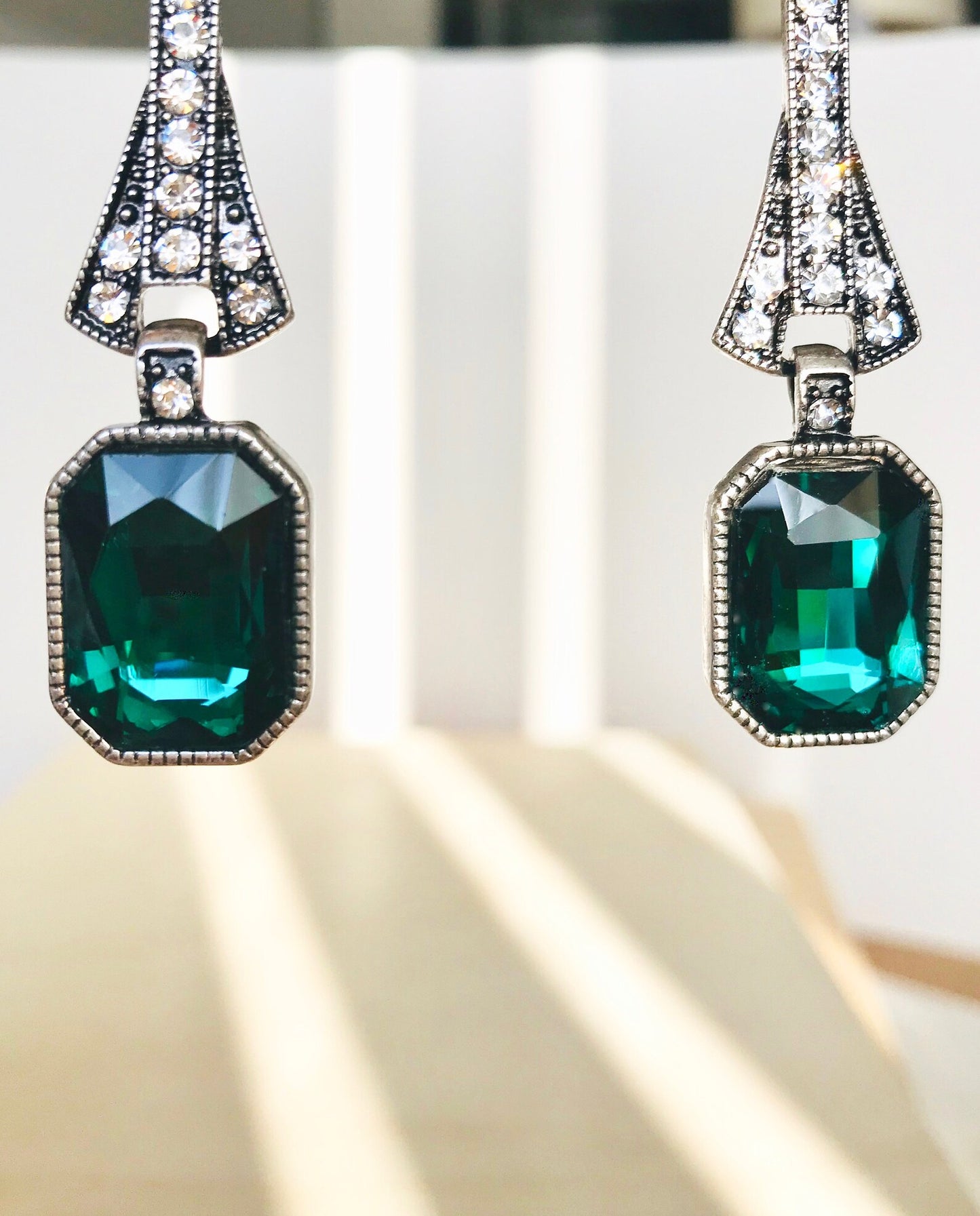 Art deco green crystal drop earrings