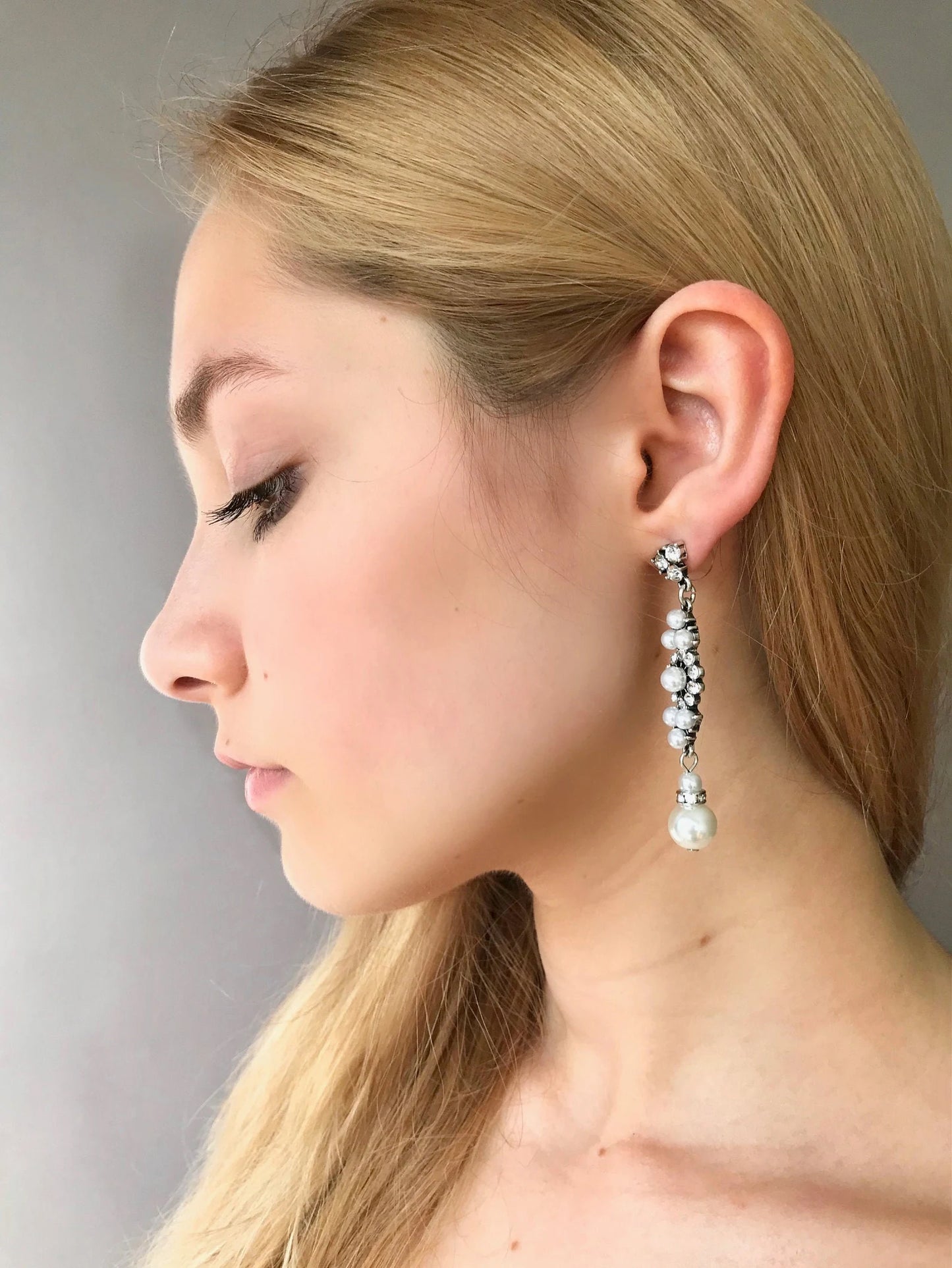 Bridal pearl earrings