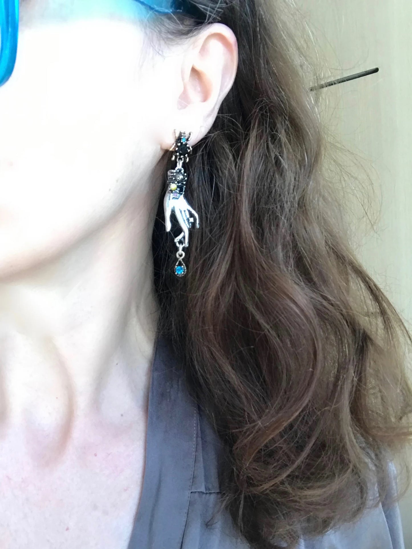 Hands drop earrings