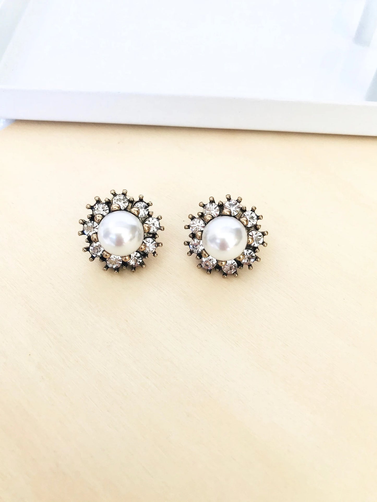 Large pearl and crystal studs