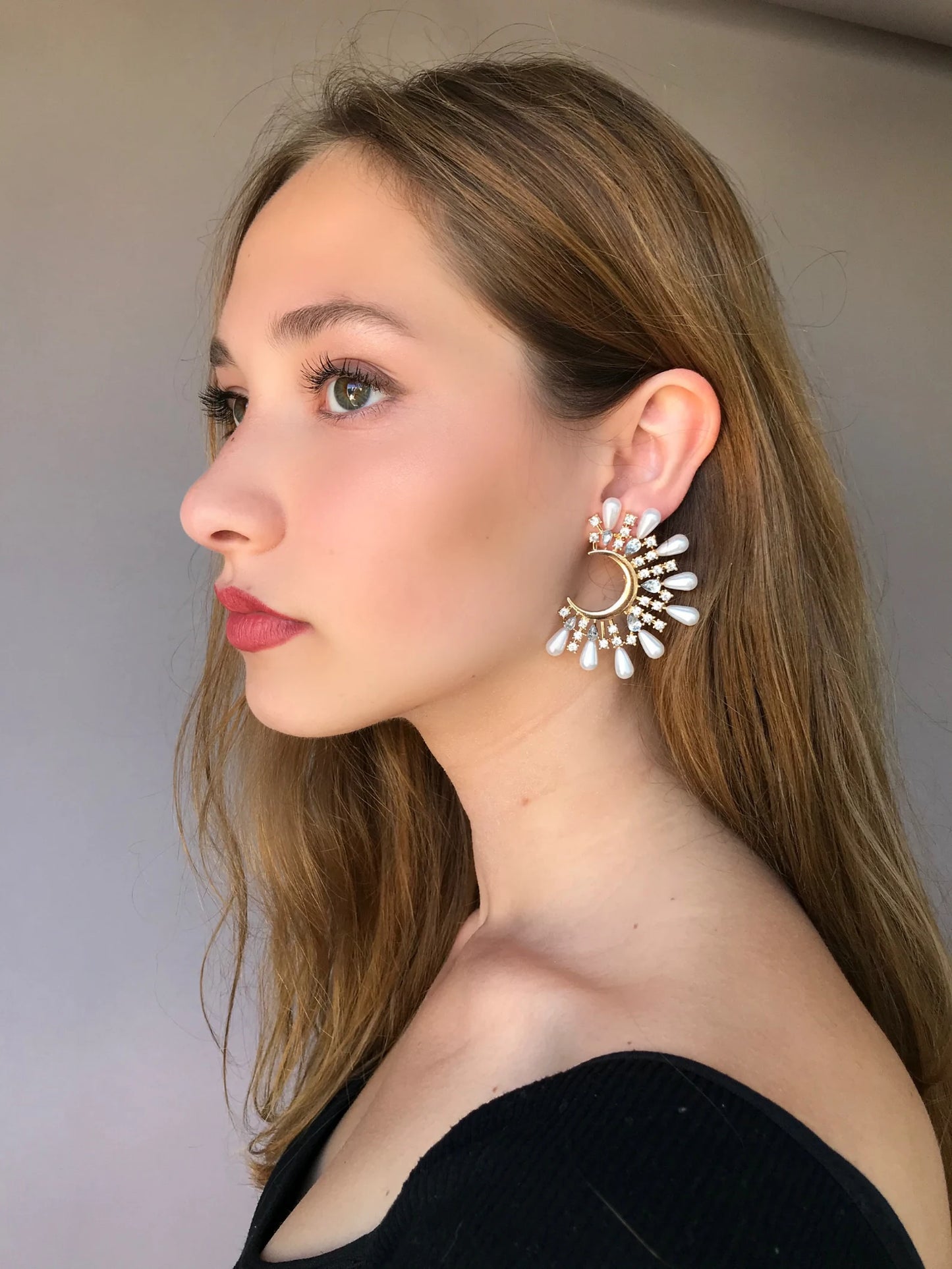 Statement pearl earrings