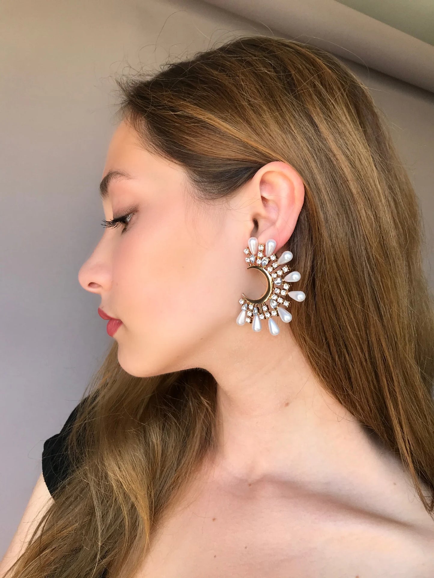 Statement pearl earrings