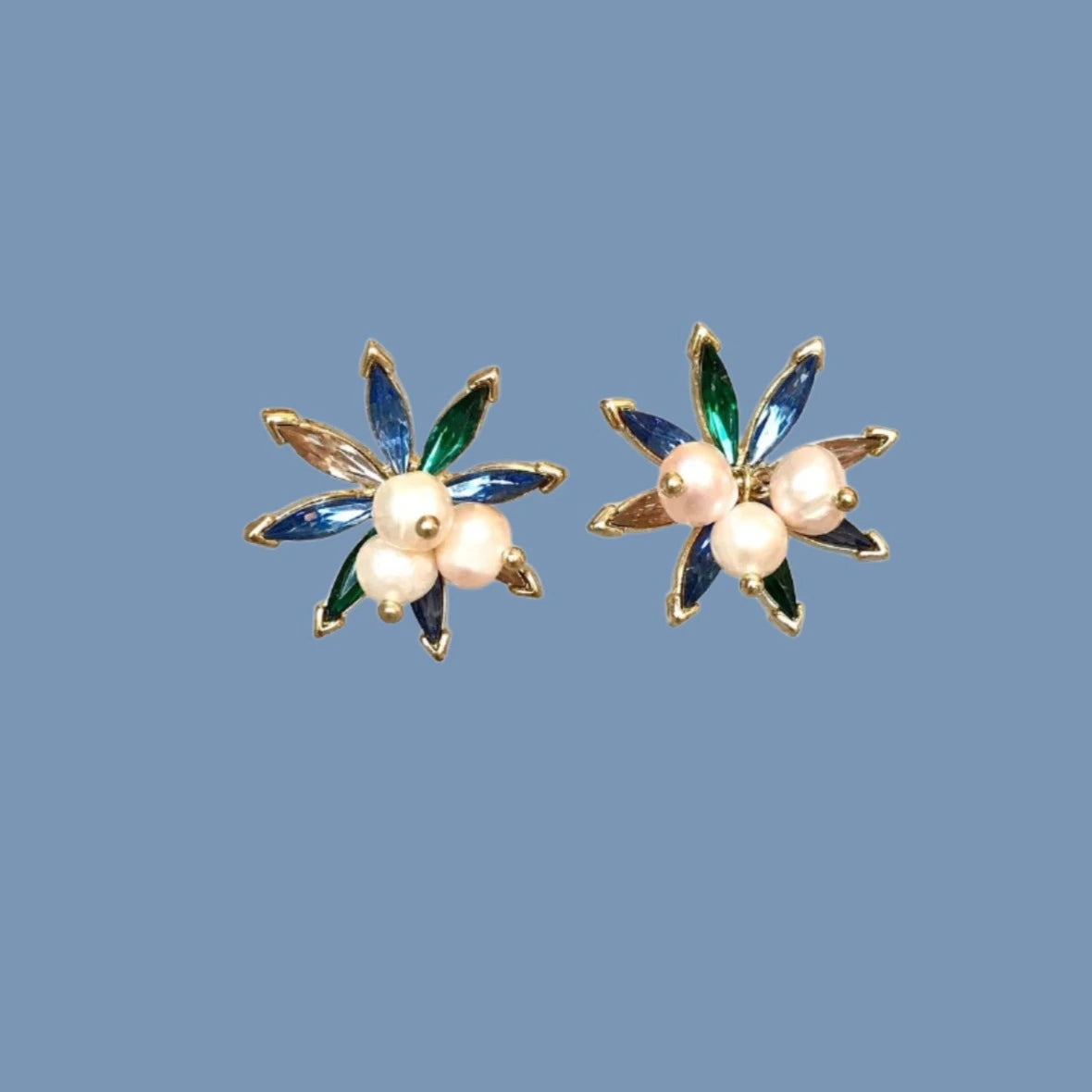 Crystal flower pearl earrings