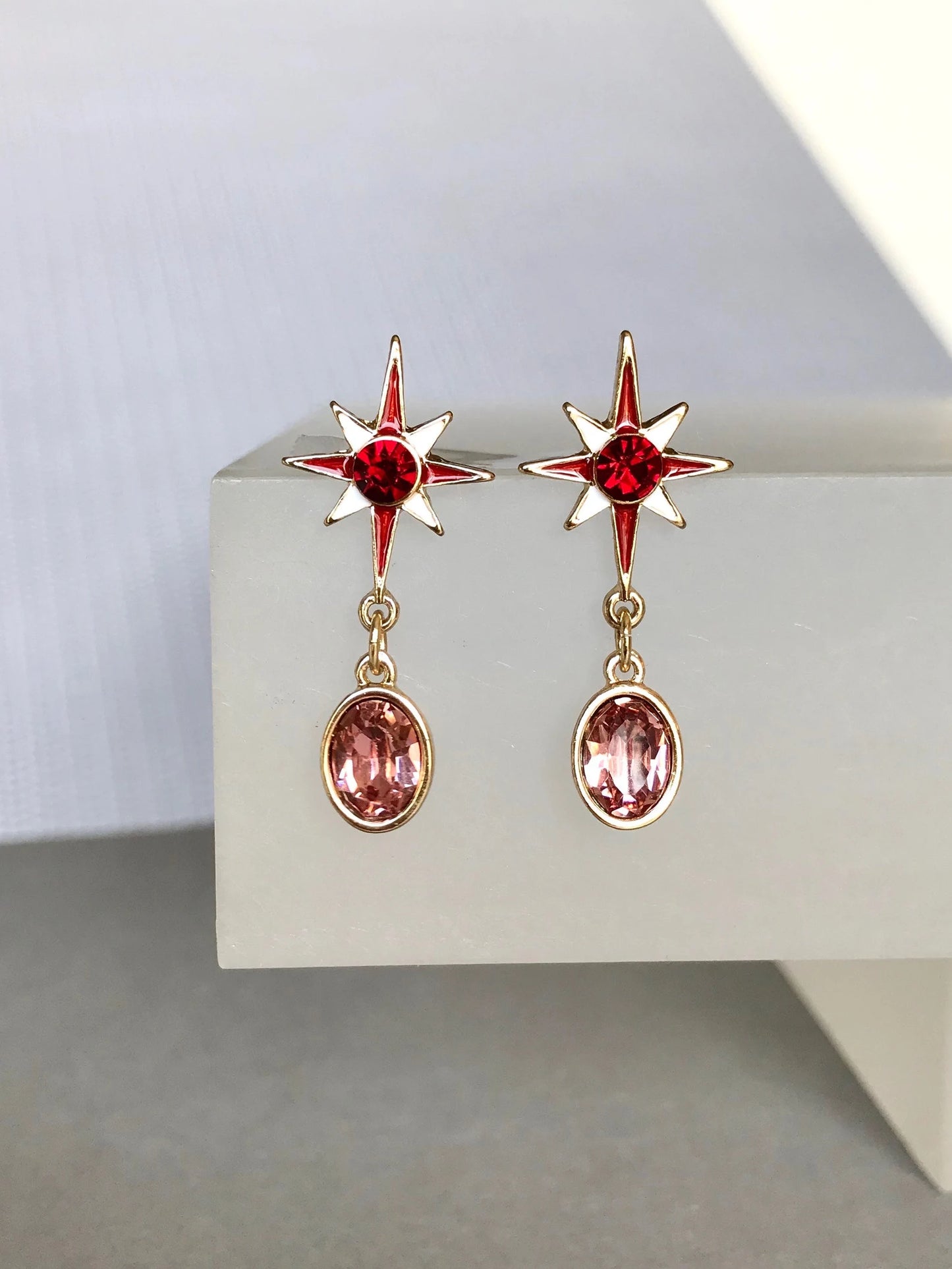 Red star crystal earrings