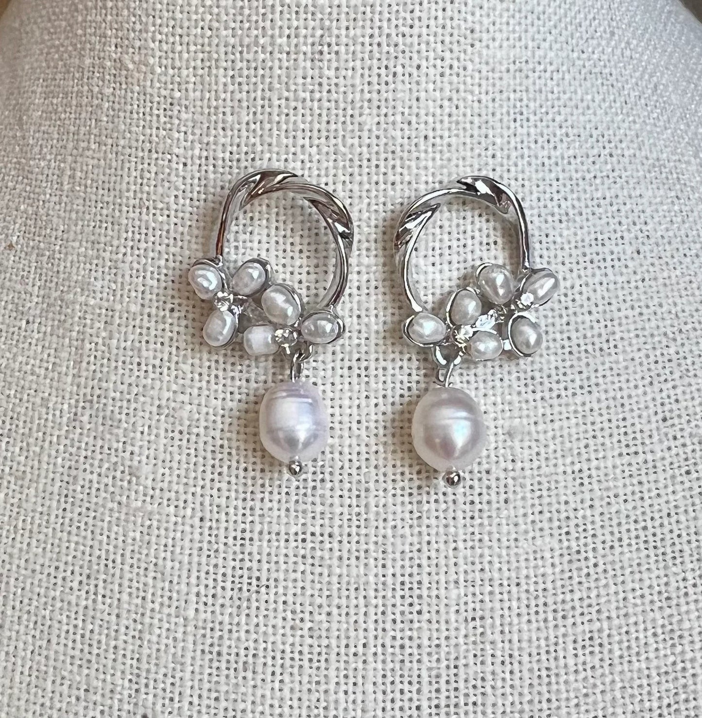 Pearl flower earrings