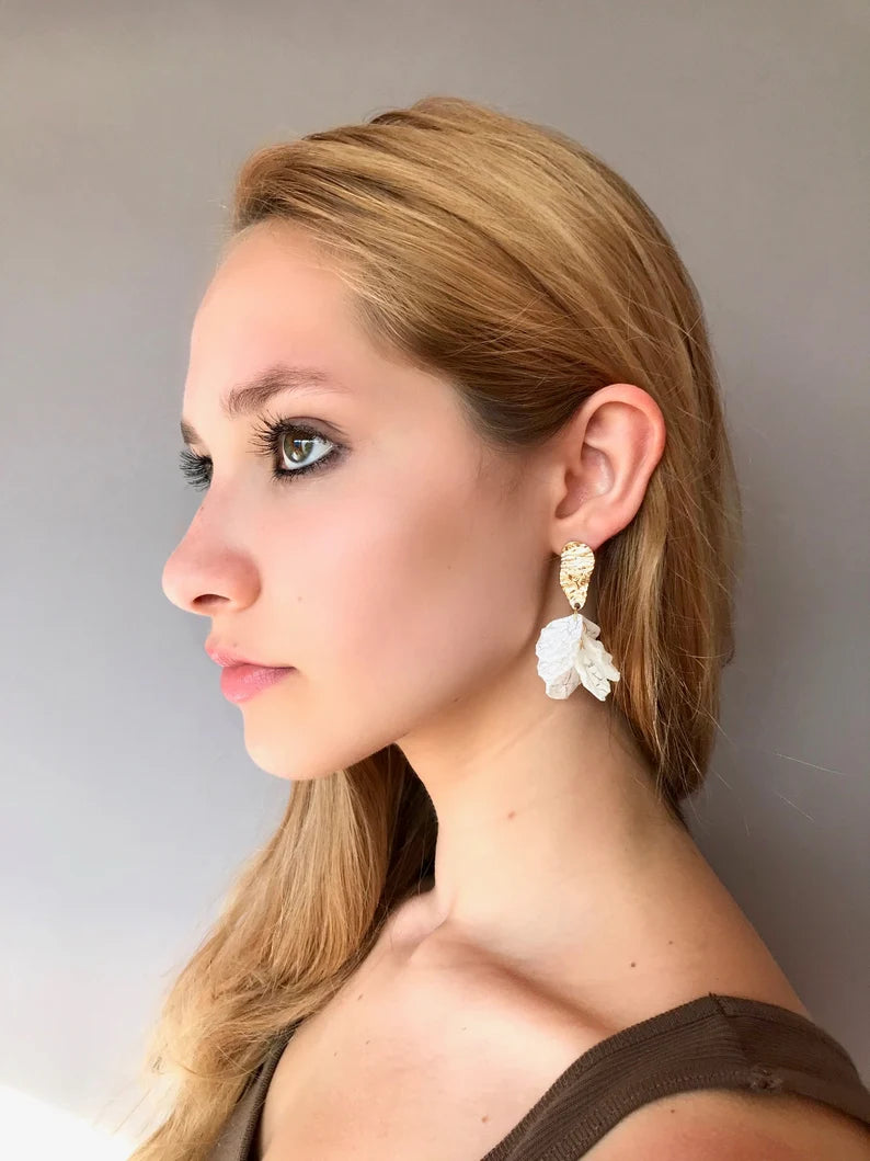 Gray petal flower earrings