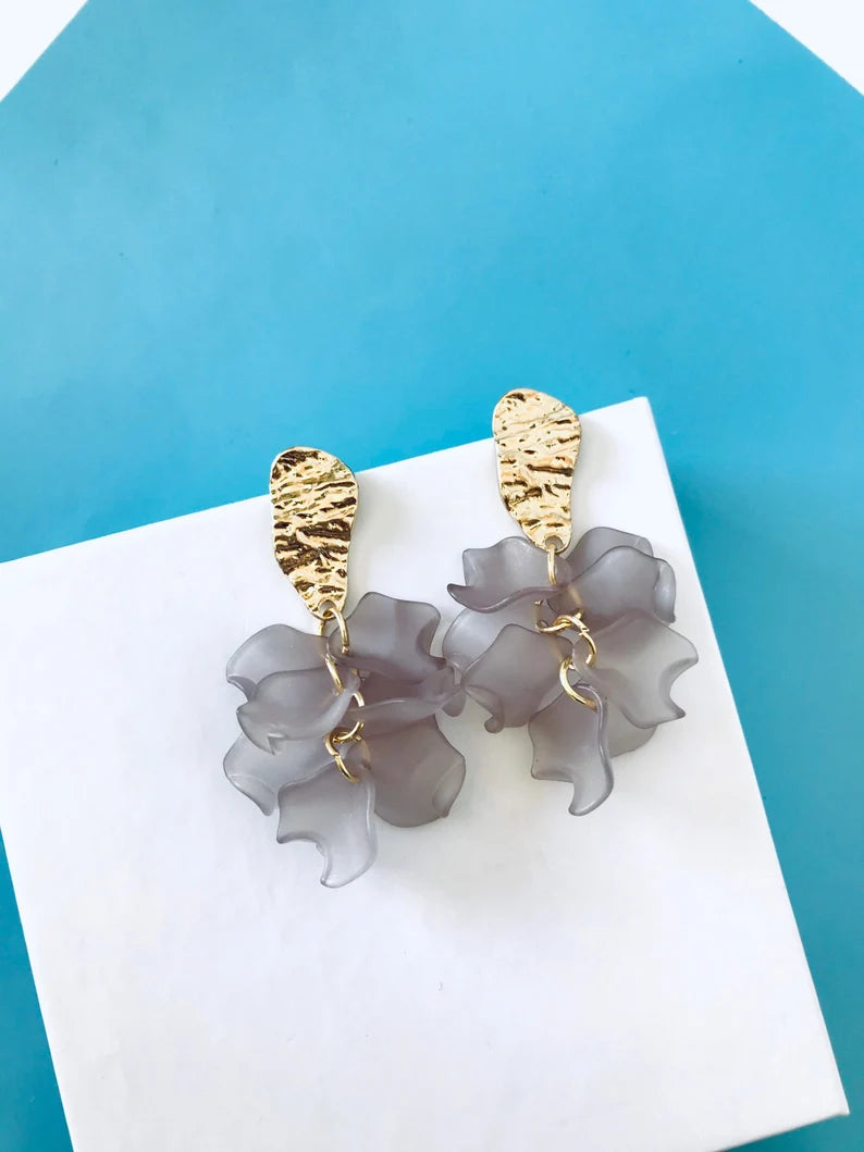 Gray petal flower earrings