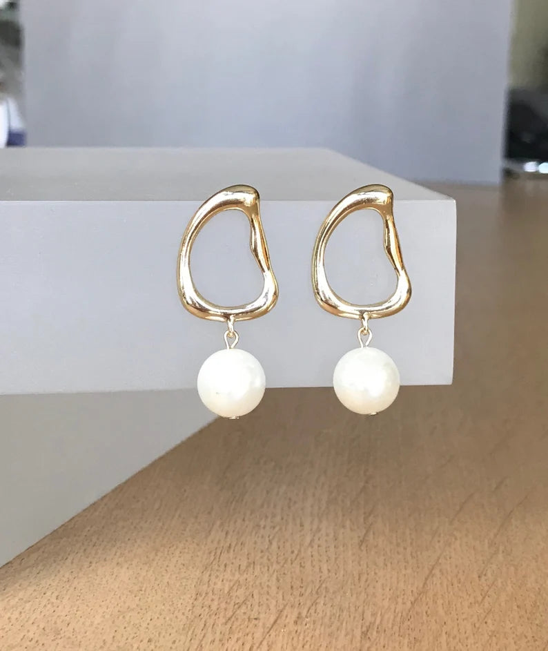 Pearl drop earrings