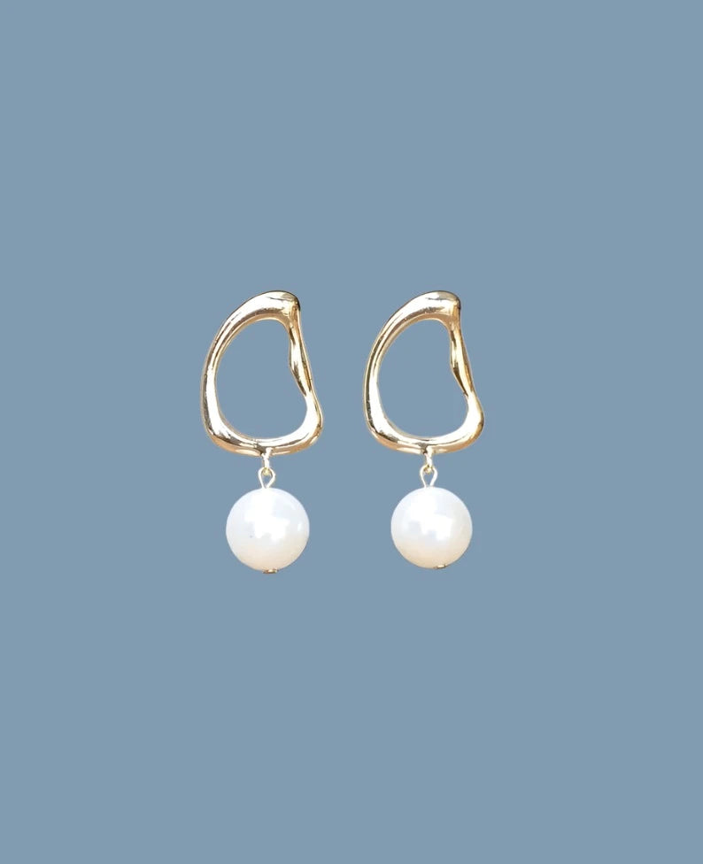 Pearl drop earrings
