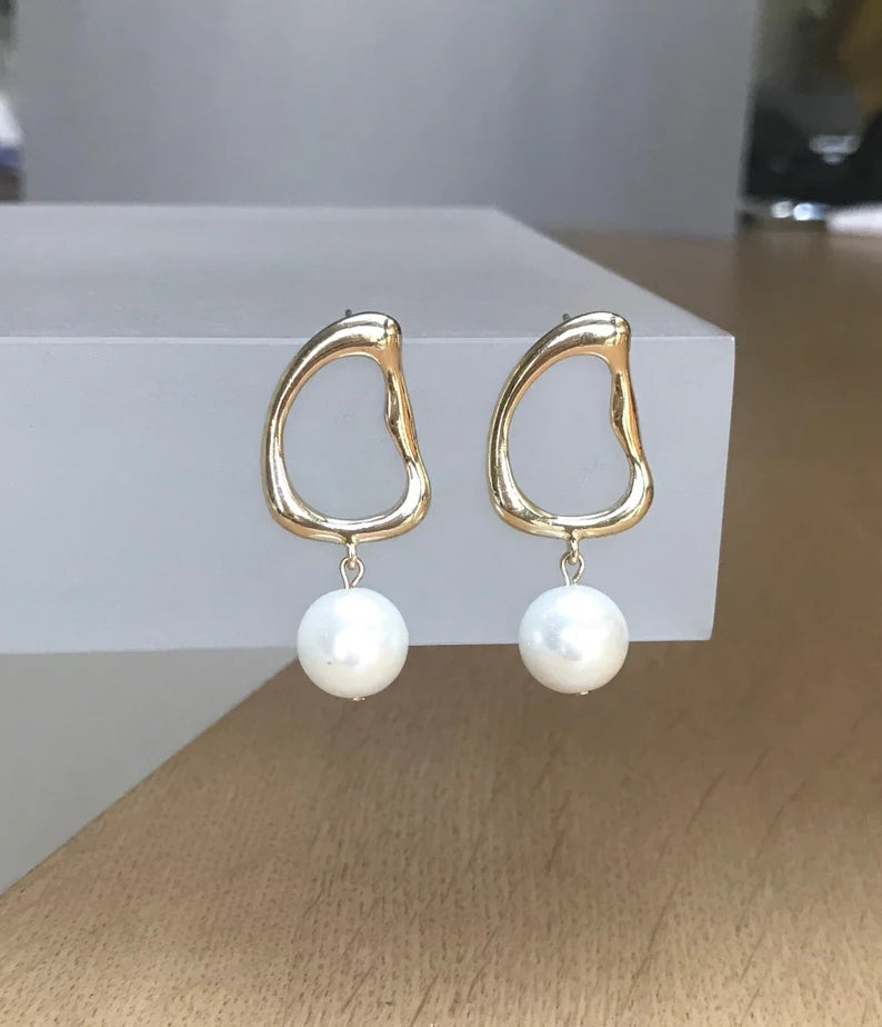 Pearl drop earrings