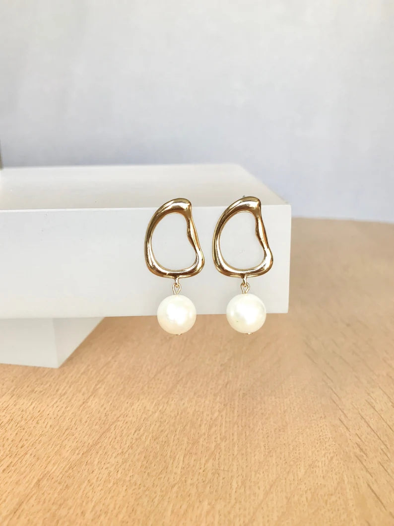 Pearl drop earrings
