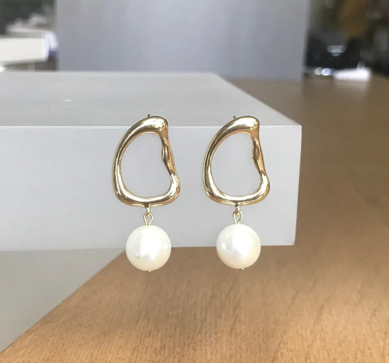 Pearl drop earrings