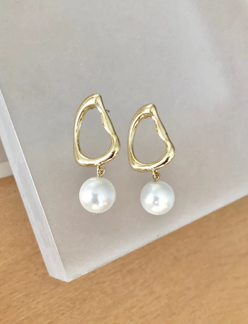 Pearl drop earrings