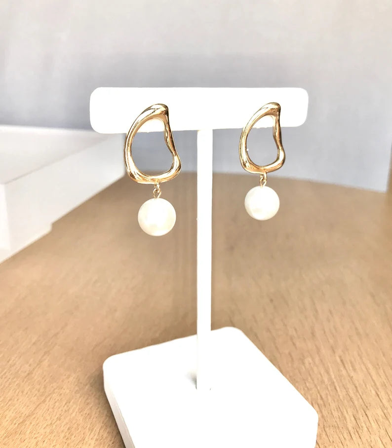 Pearl drop earrings