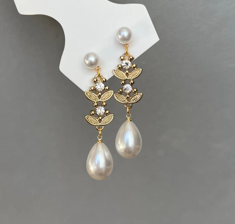 Pearl drop crystal earrings