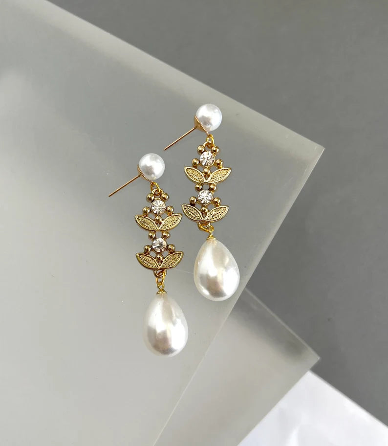 Pearl drop crystal earrings