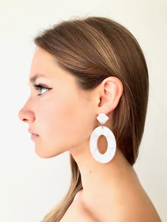 Oval drop earrings
