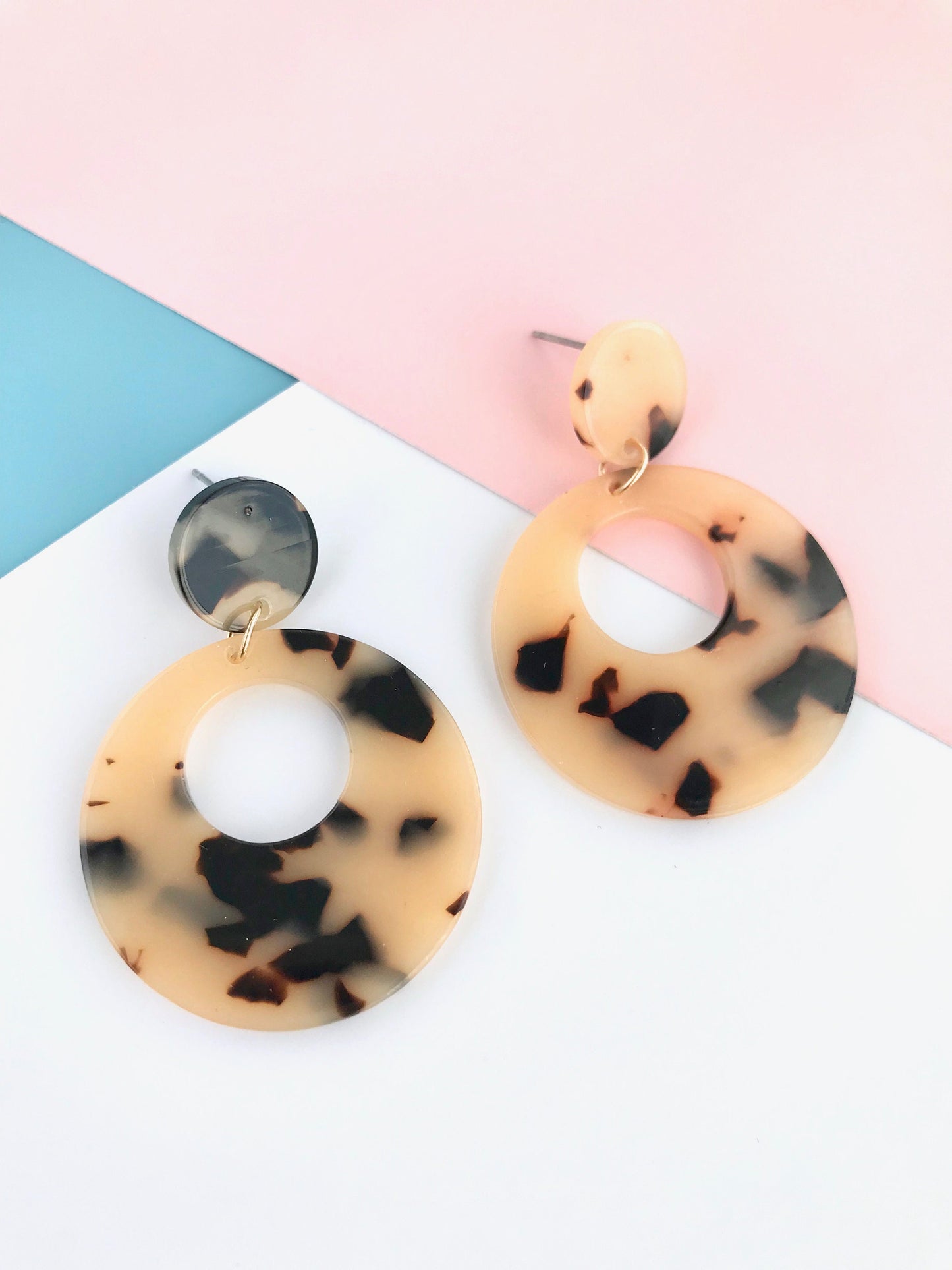 Beige tortoise geometric earrings