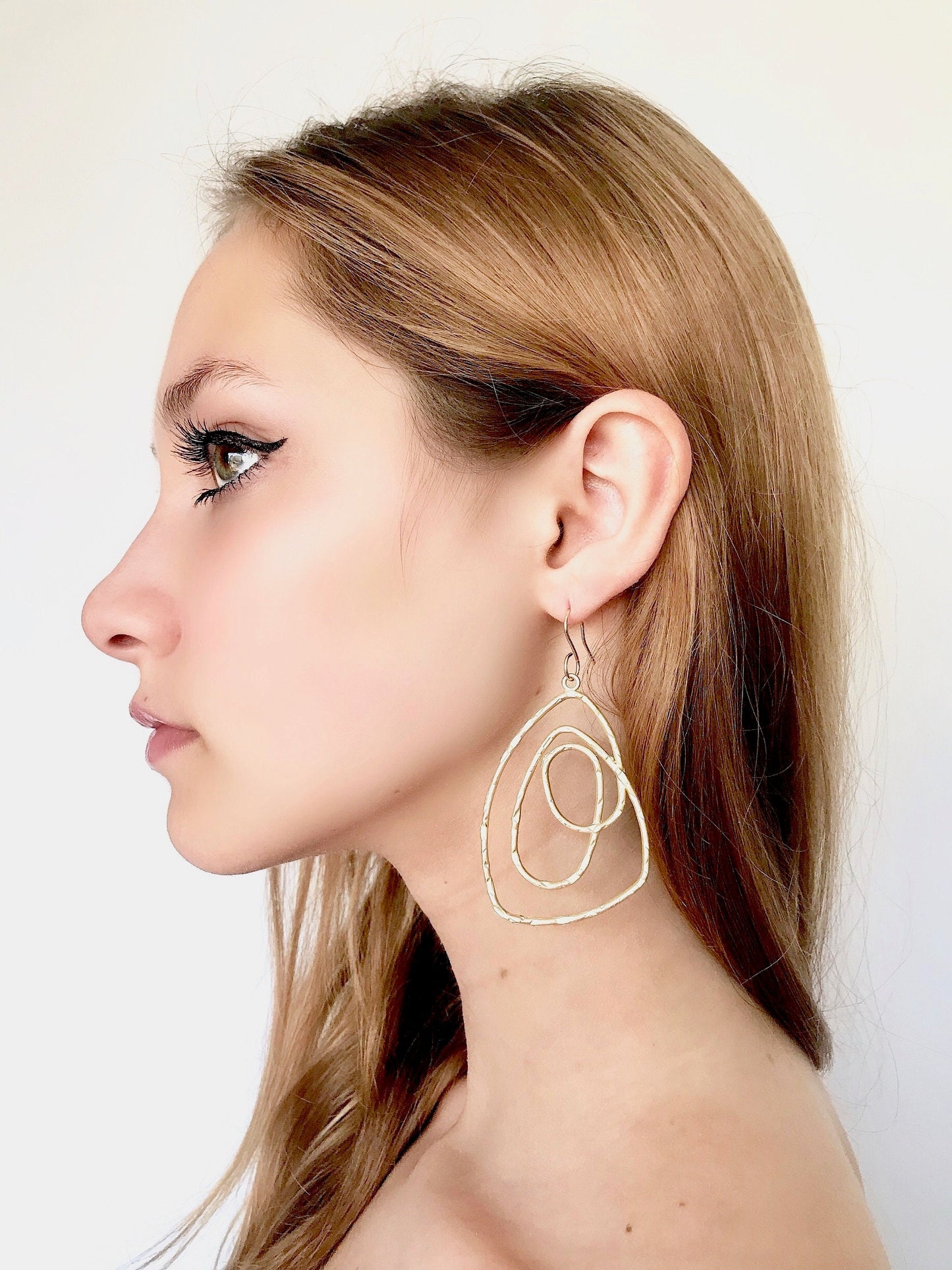 Gold wire earrings