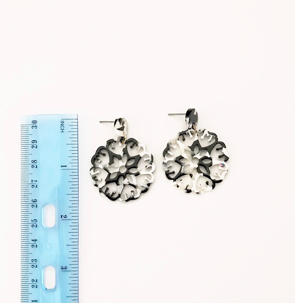 Flower filigree earrings