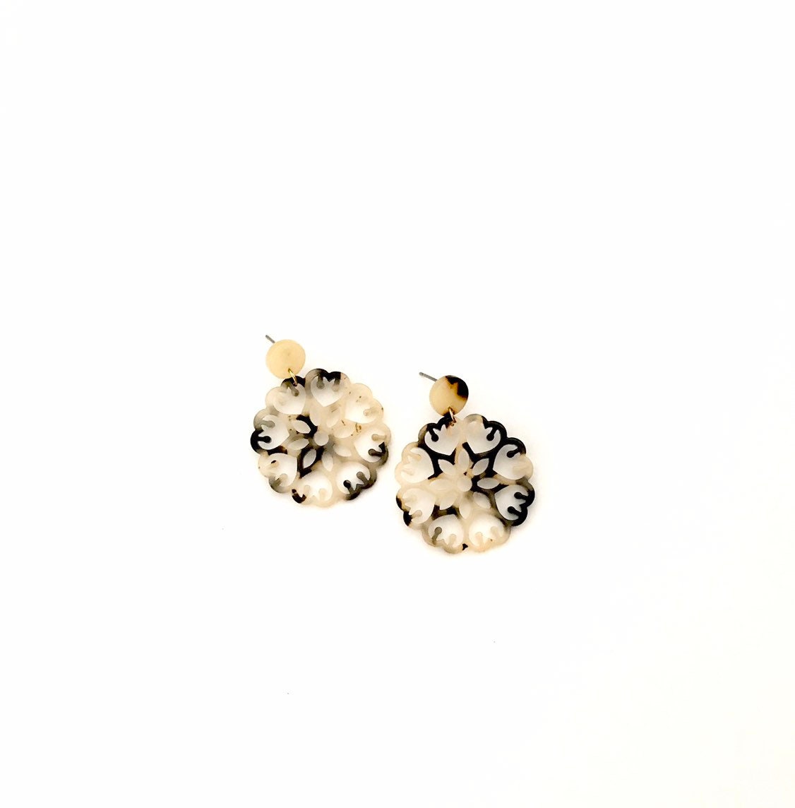 Flower filigree earrings