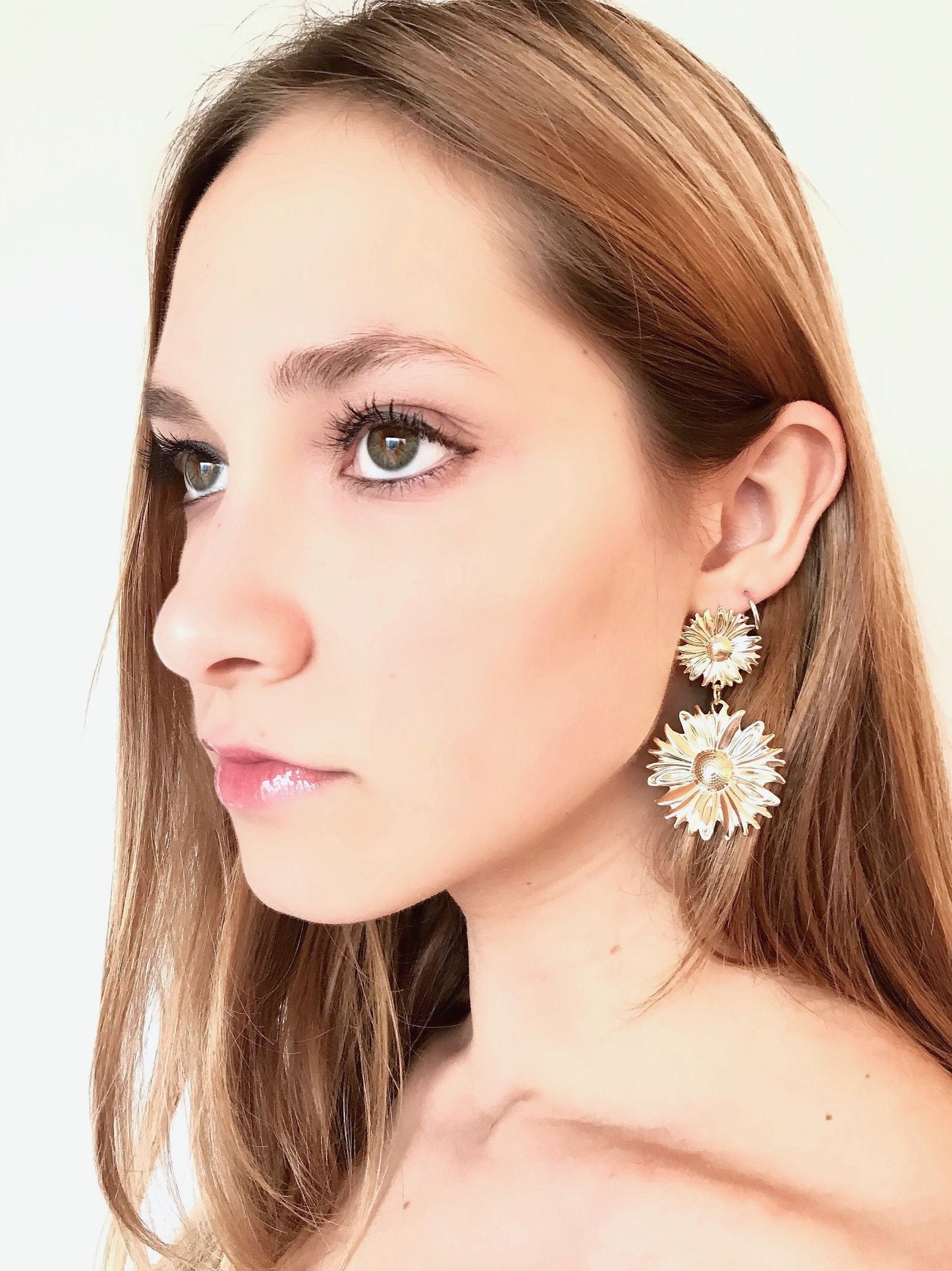 Gold flower drop earrings