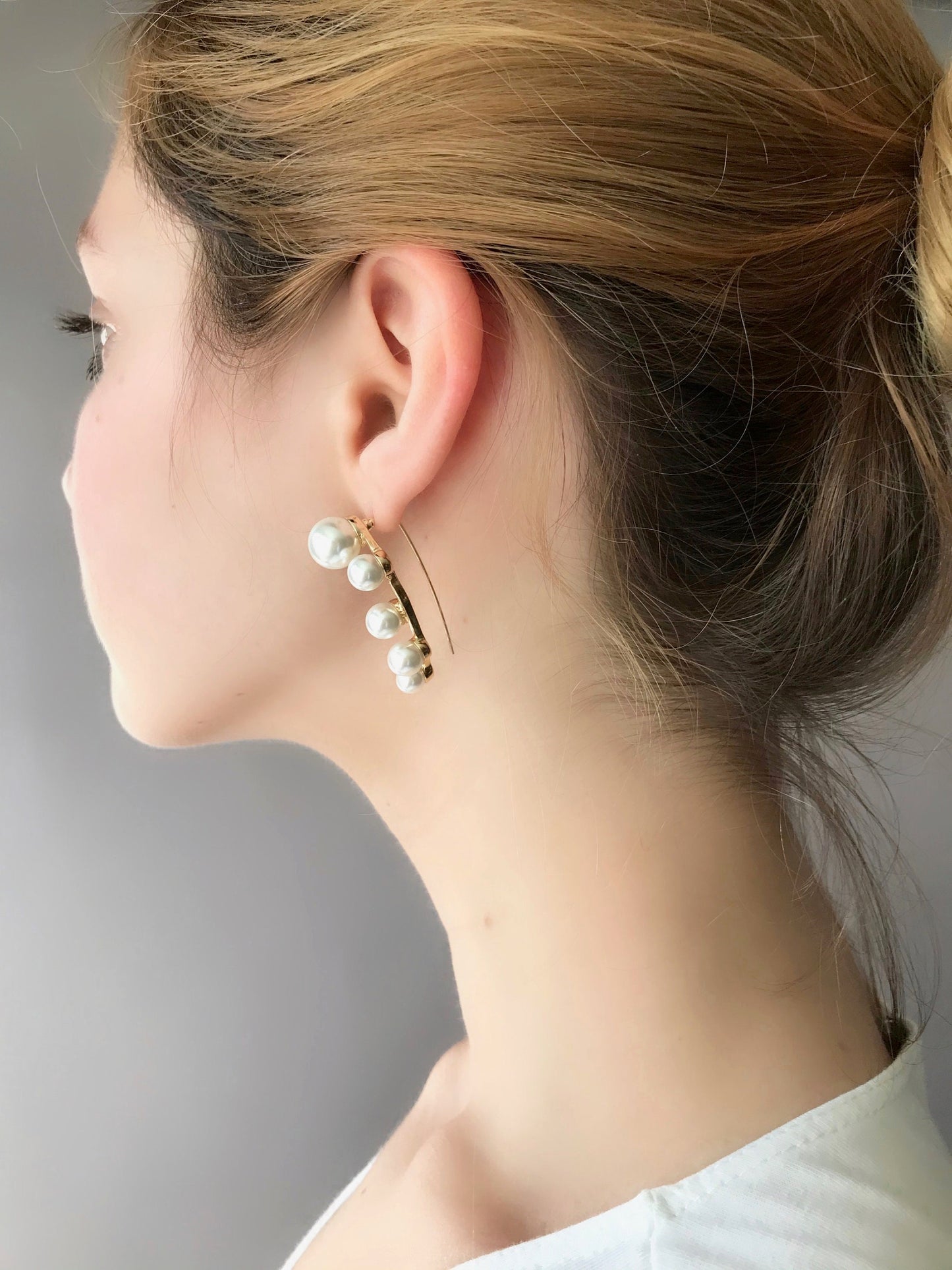 Statement pearl earrings
