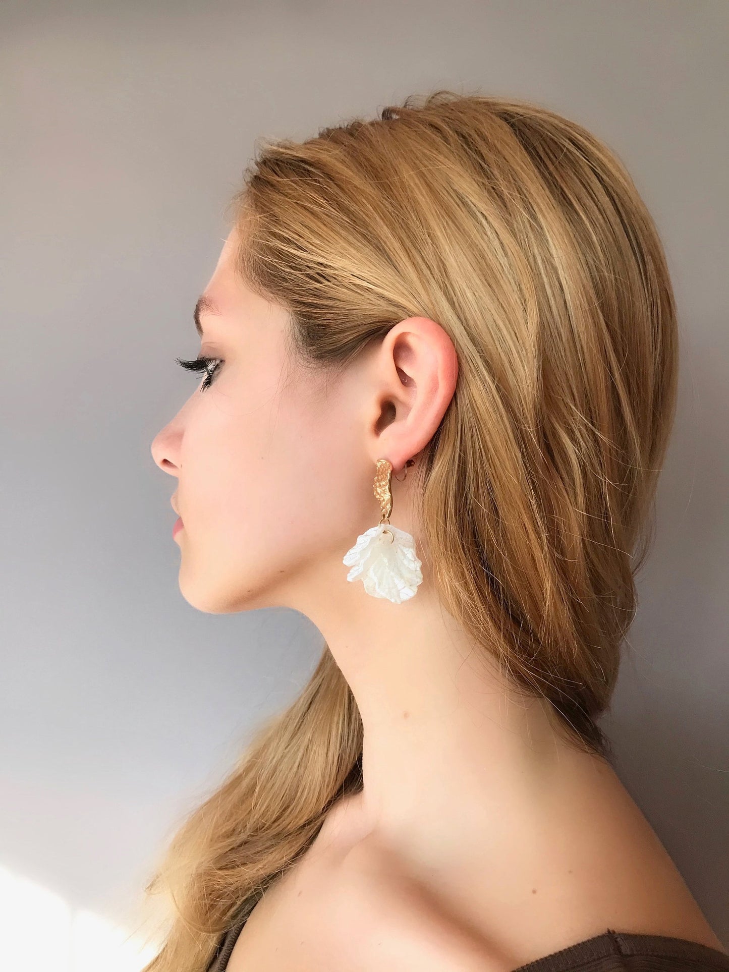 White petal flower earrings