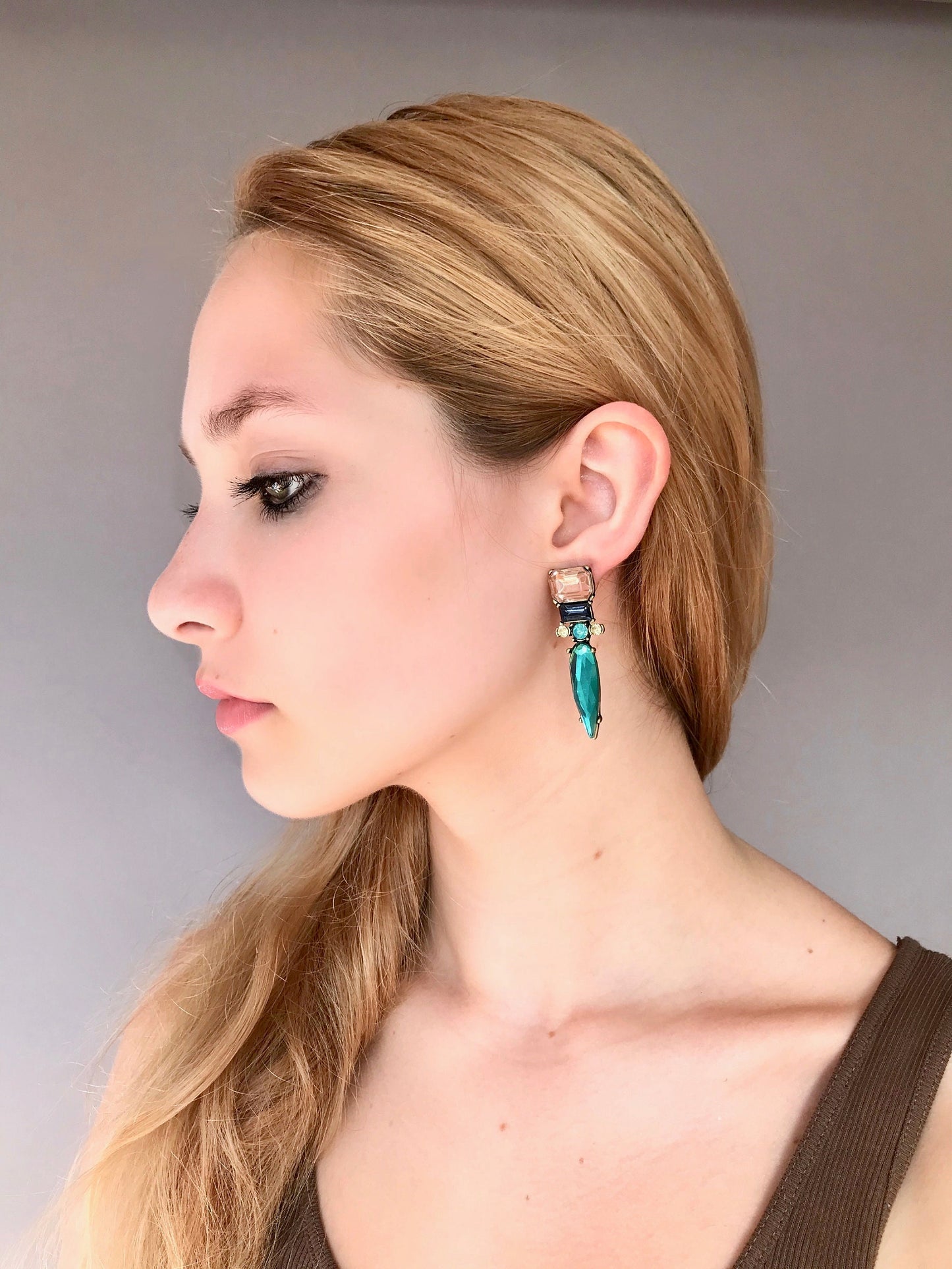 Green rhinestone geometric earrings