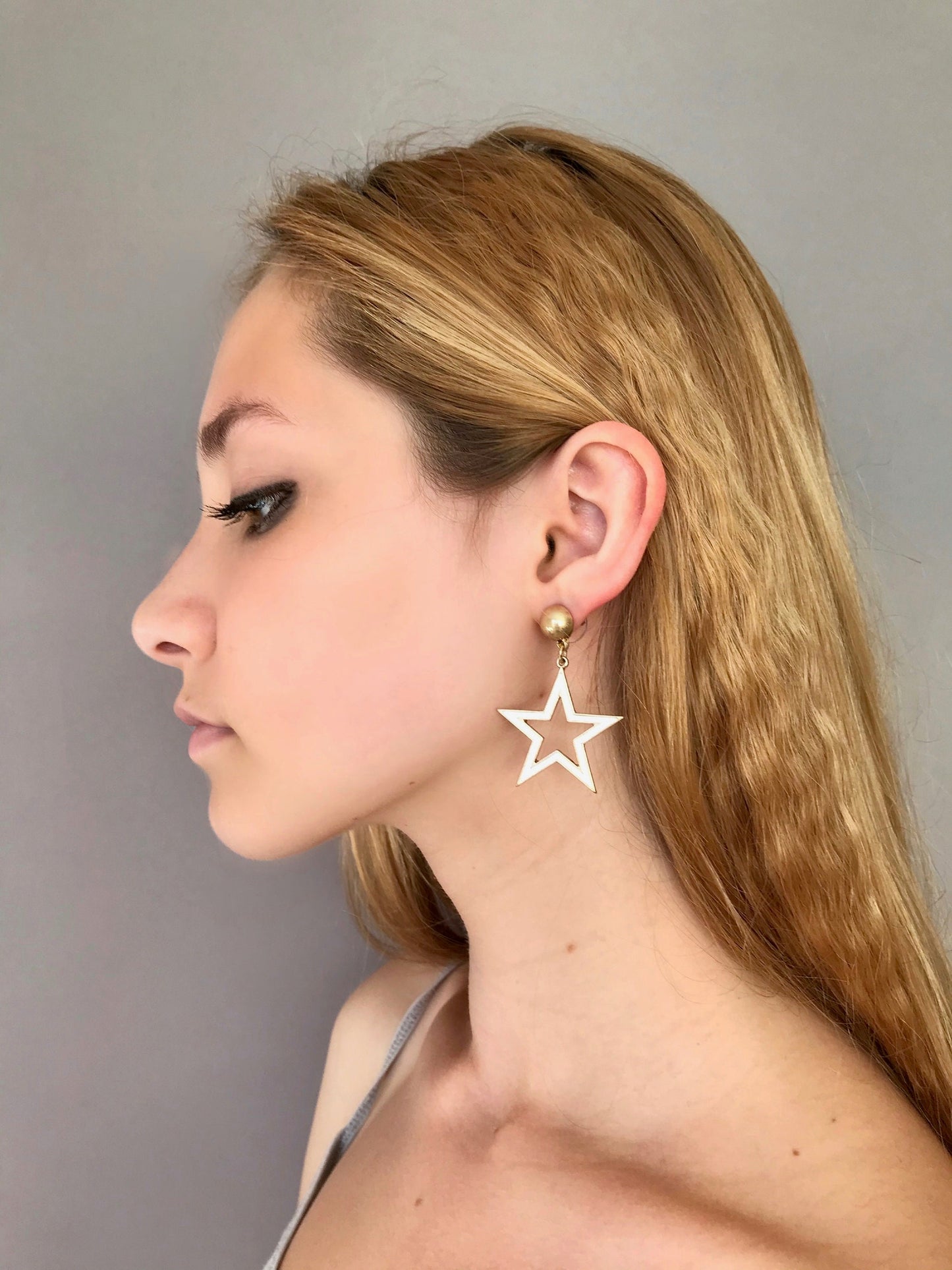 Black star earrings