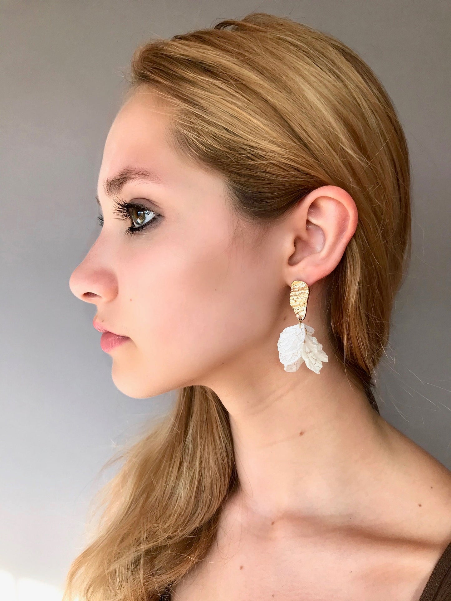 White petal earrings