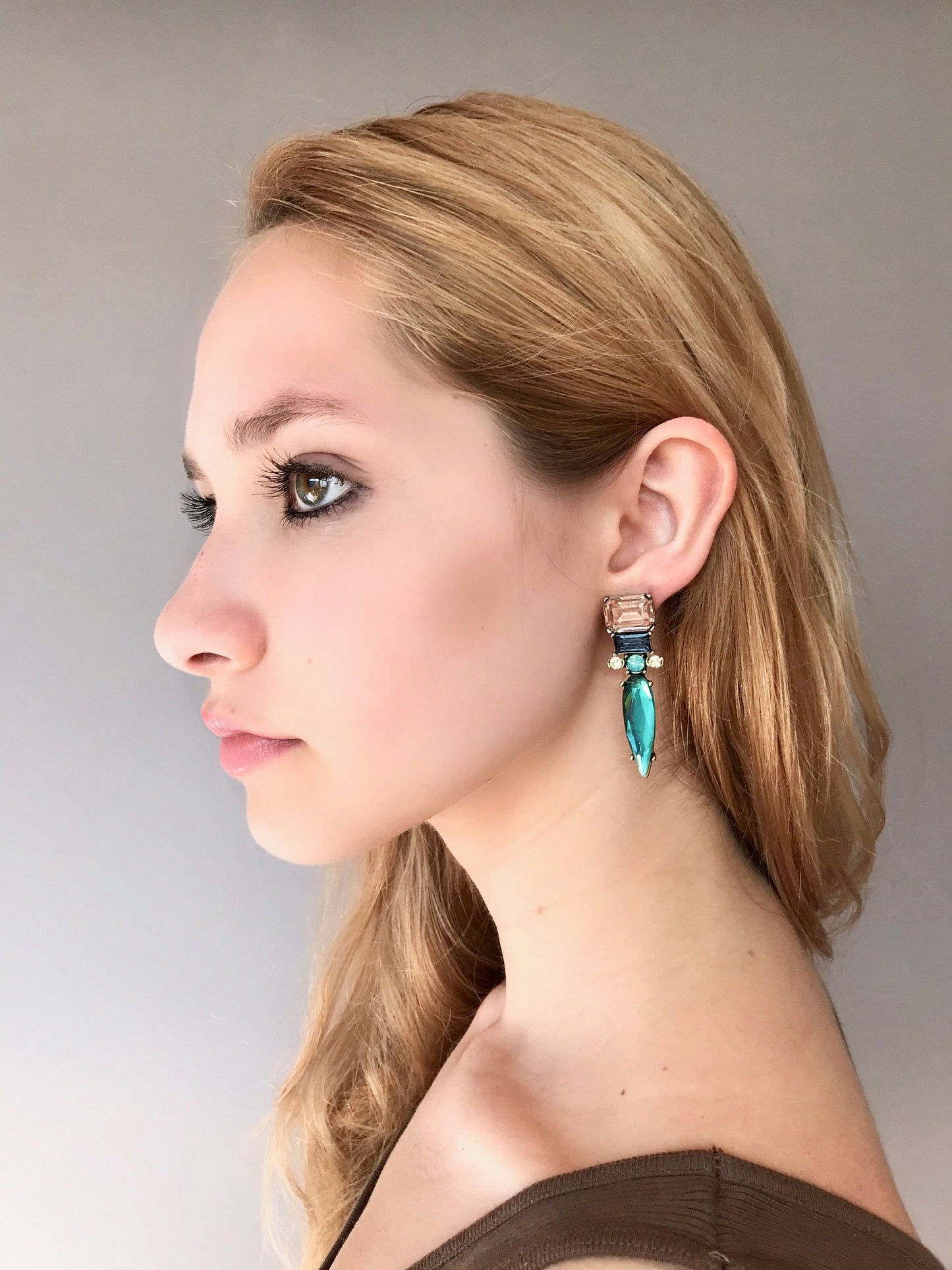 Green rhinestone geometric earrings