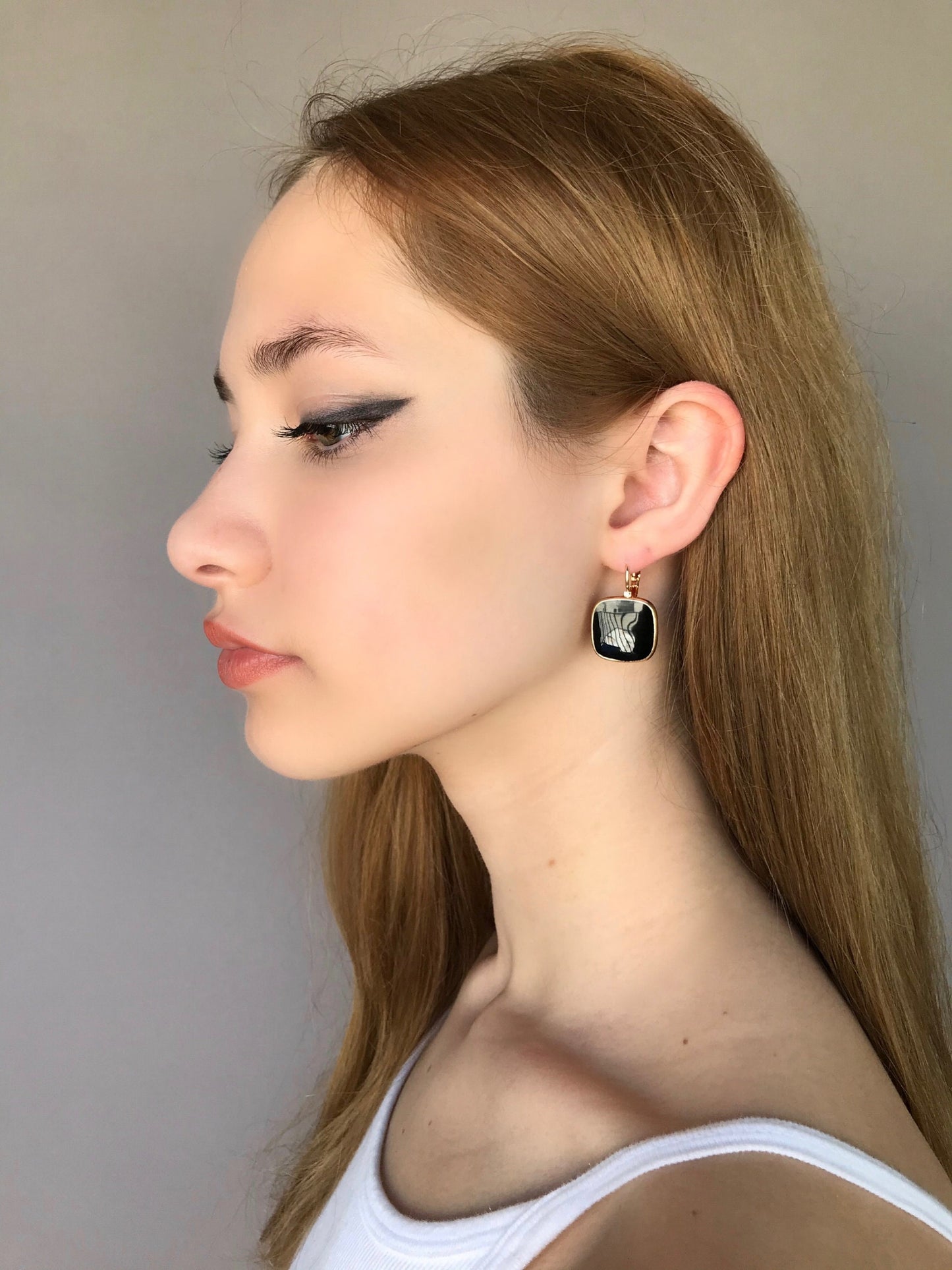 Black square geometric earrings