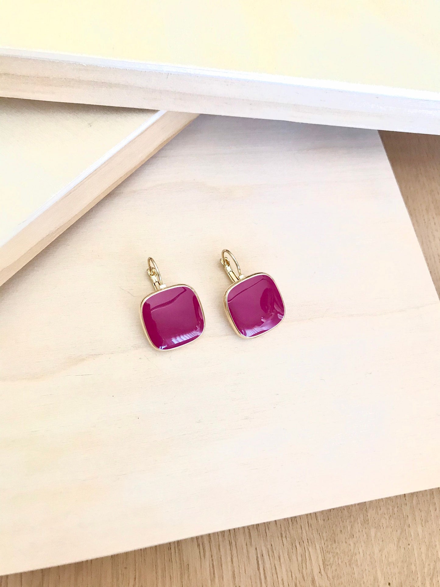 Magenta square earrings