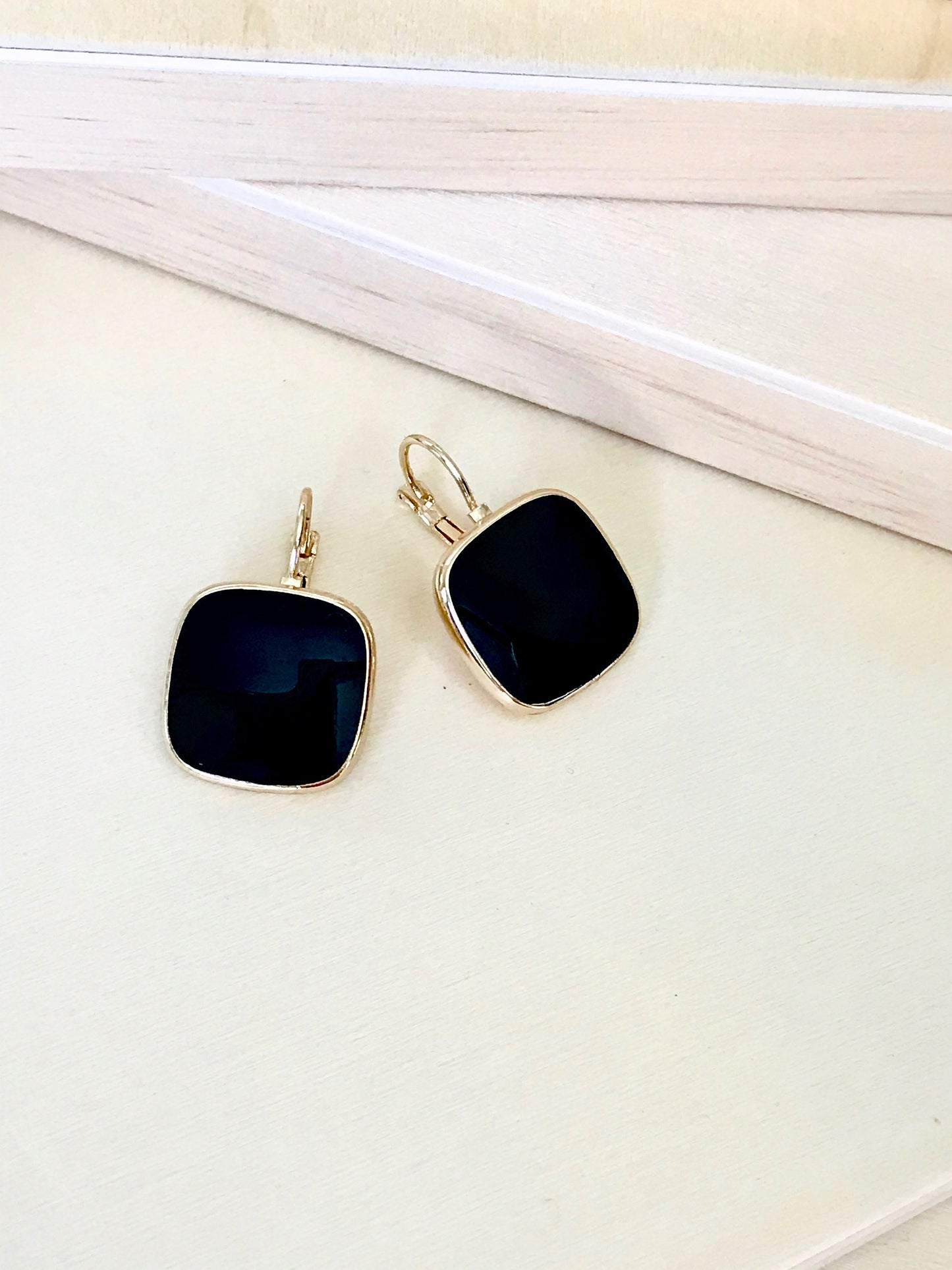 Black square geometric earrings