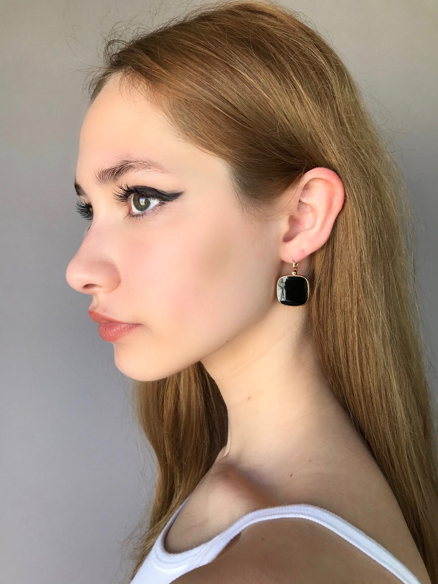 Black square geometric earrings