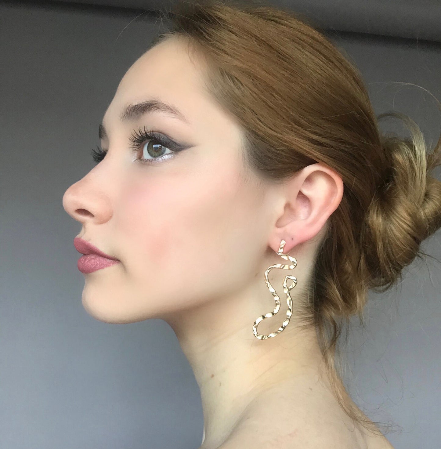 Gold wire earrings