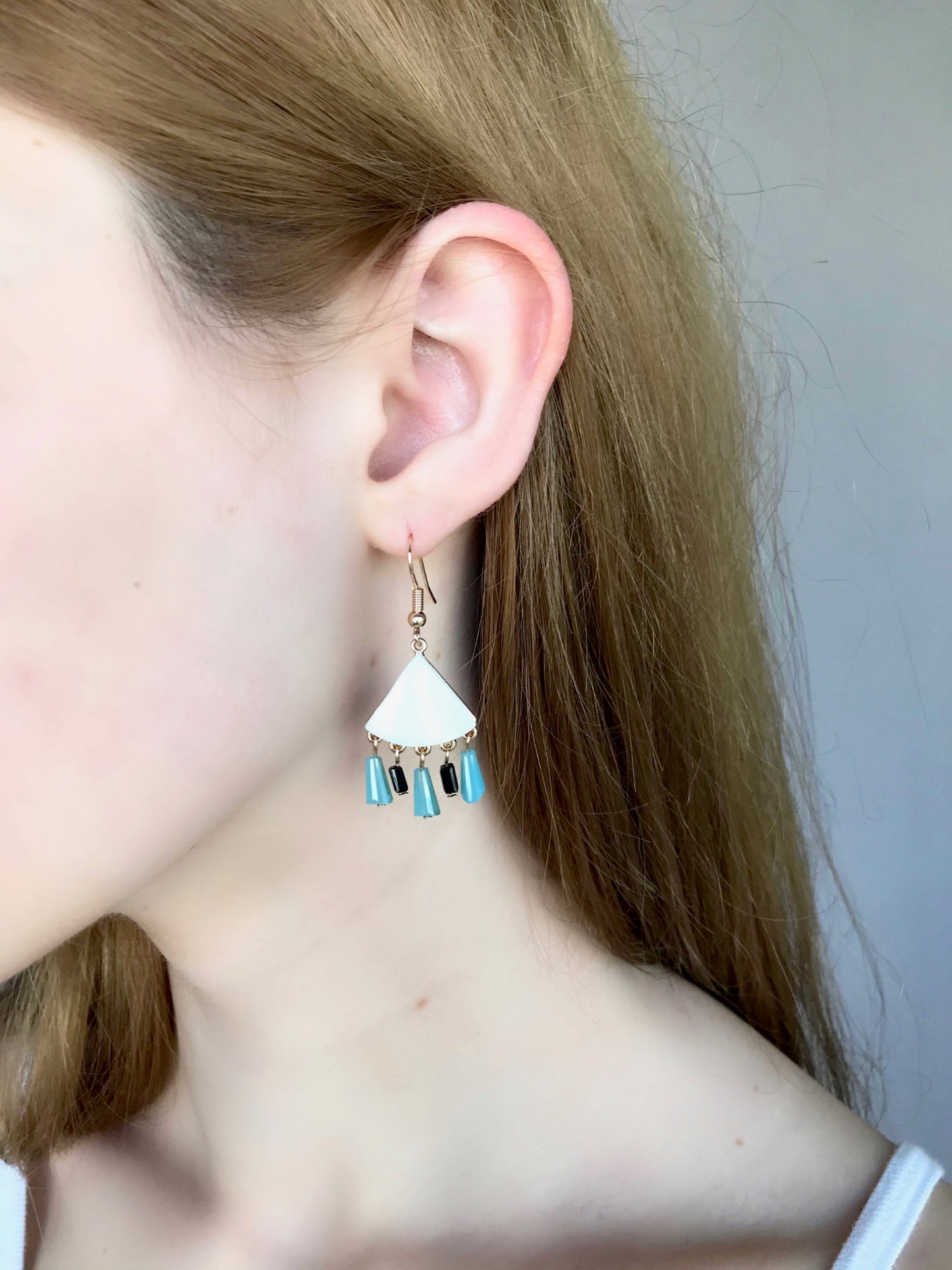 White shell geometric earrings