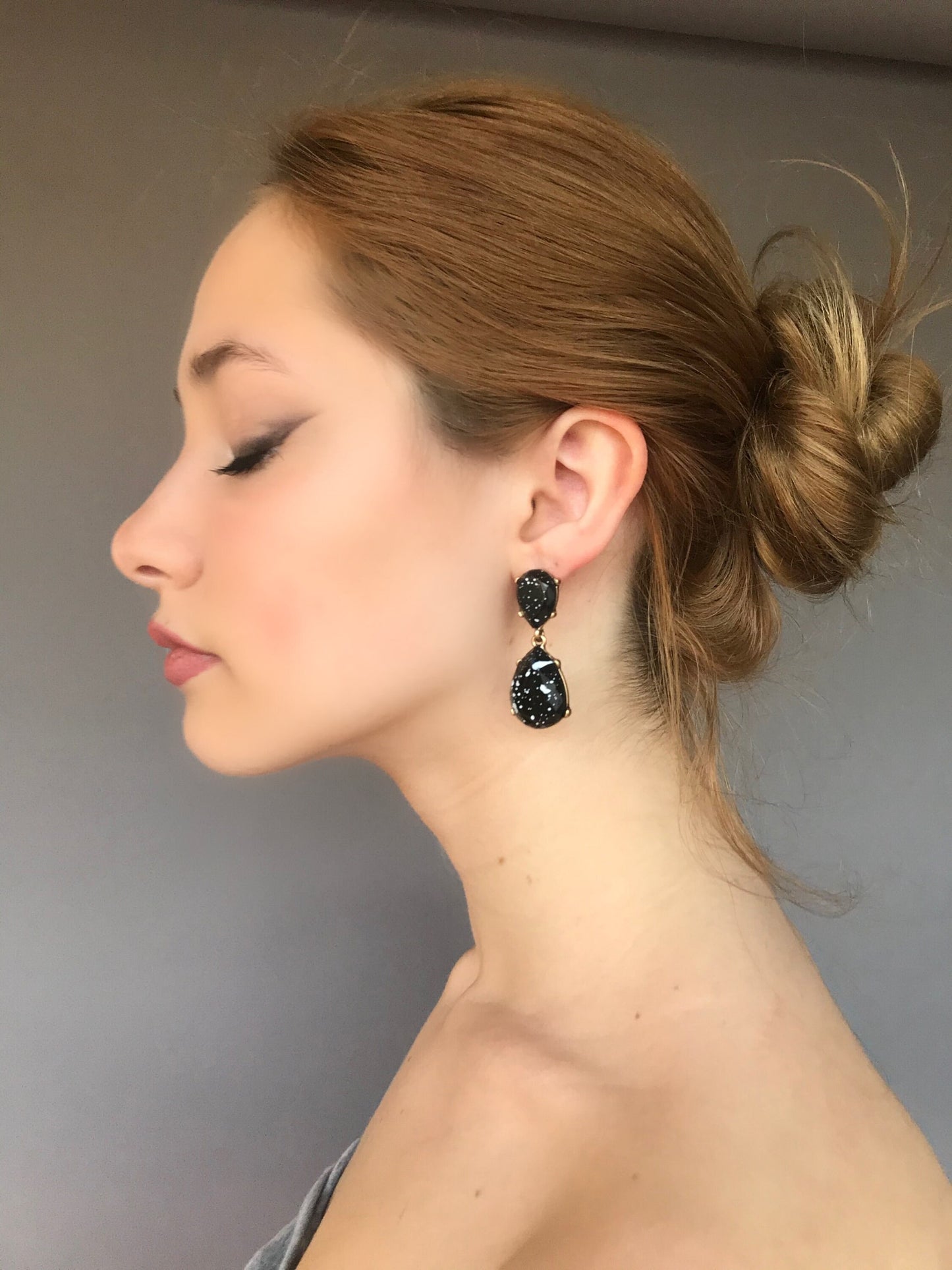 White splash black drop earrings