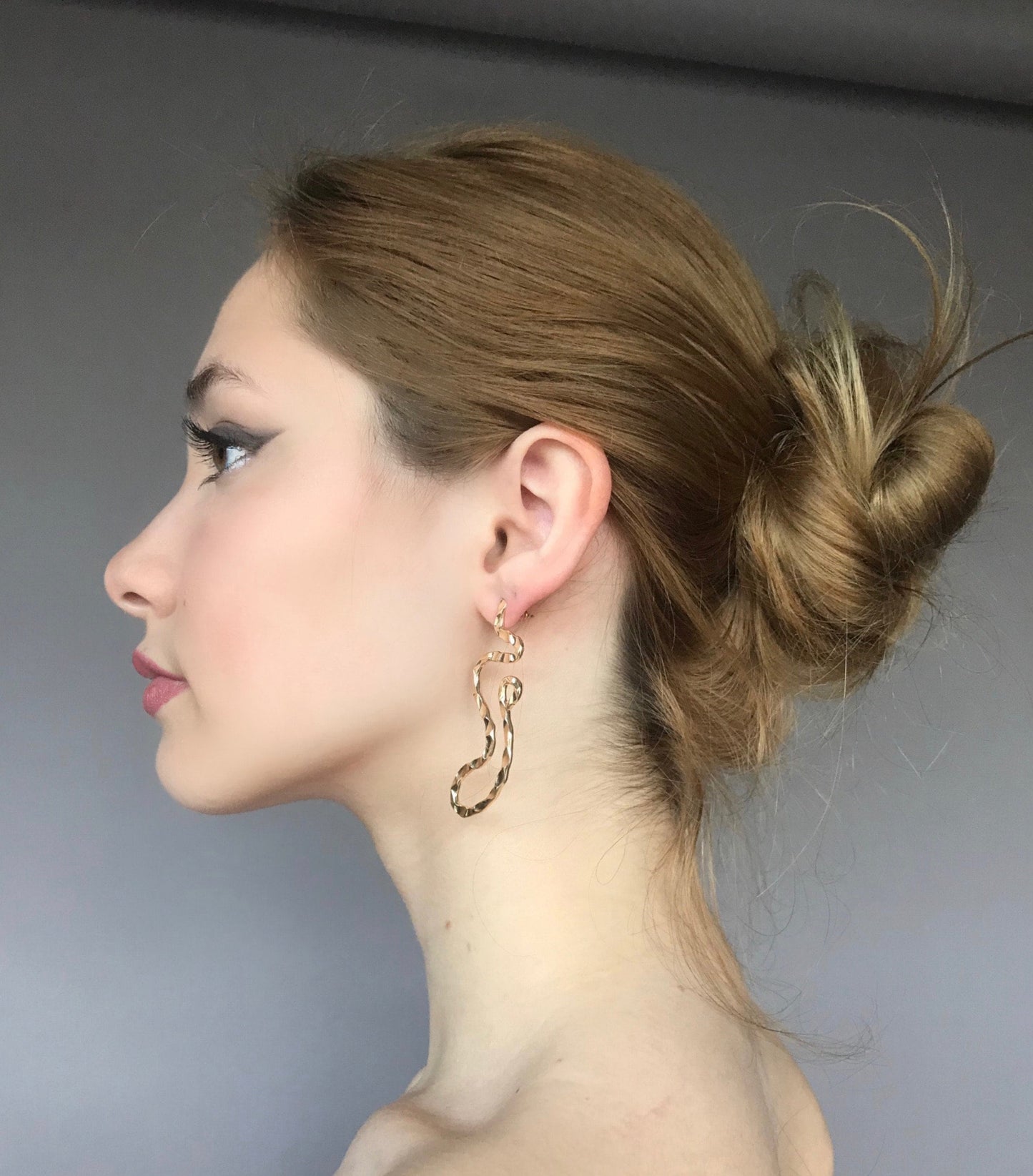 Gold wire earrings