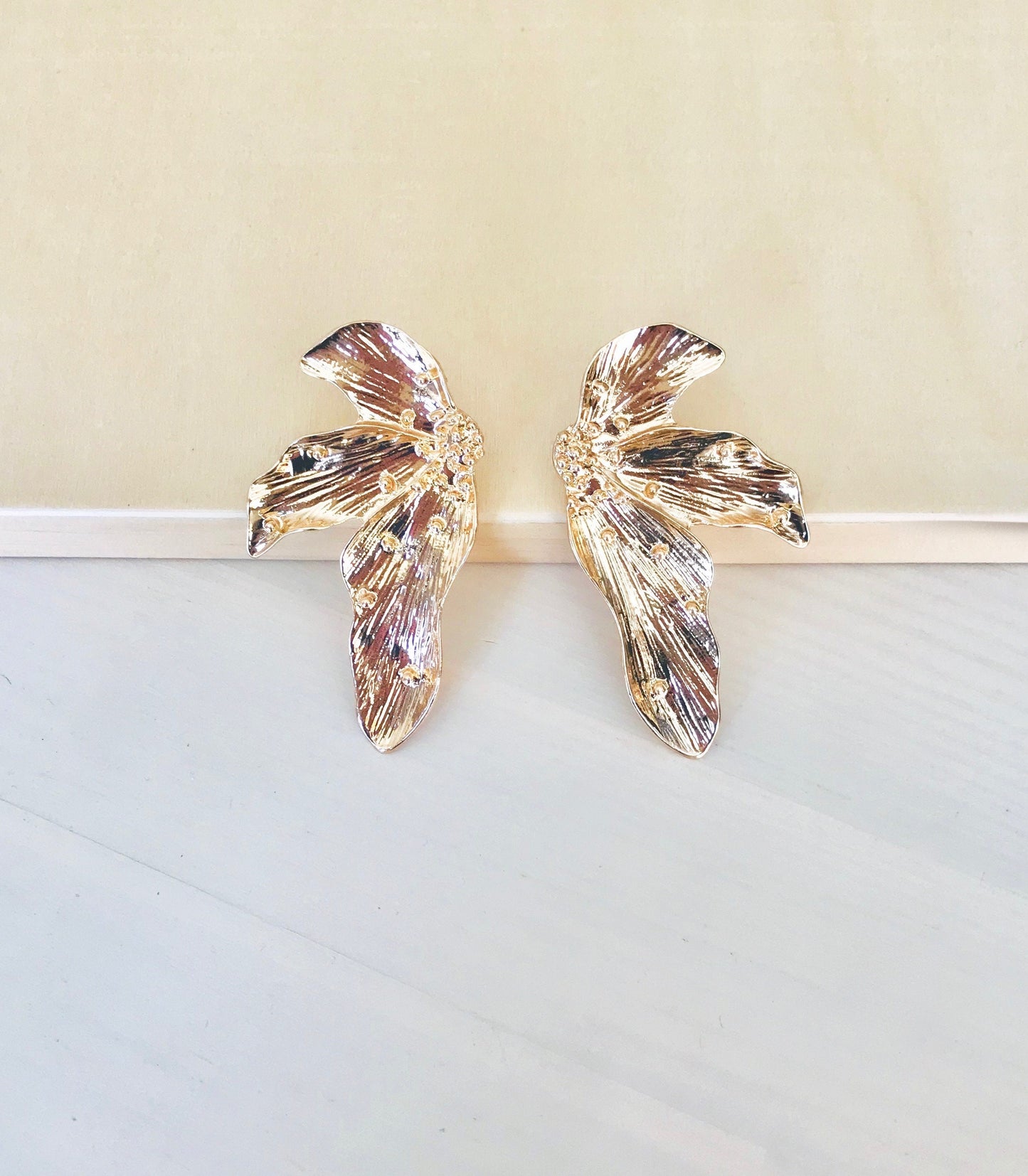 Golden leaf earrings