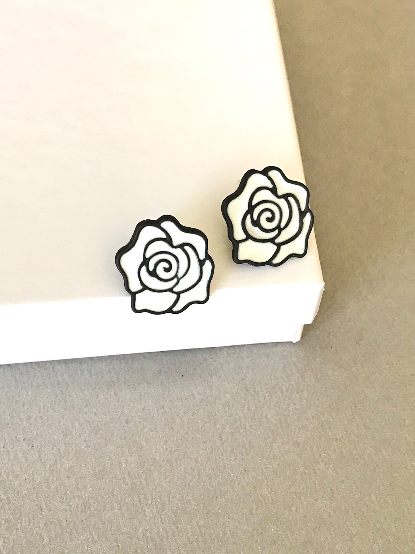 Black and white rose studs earrings