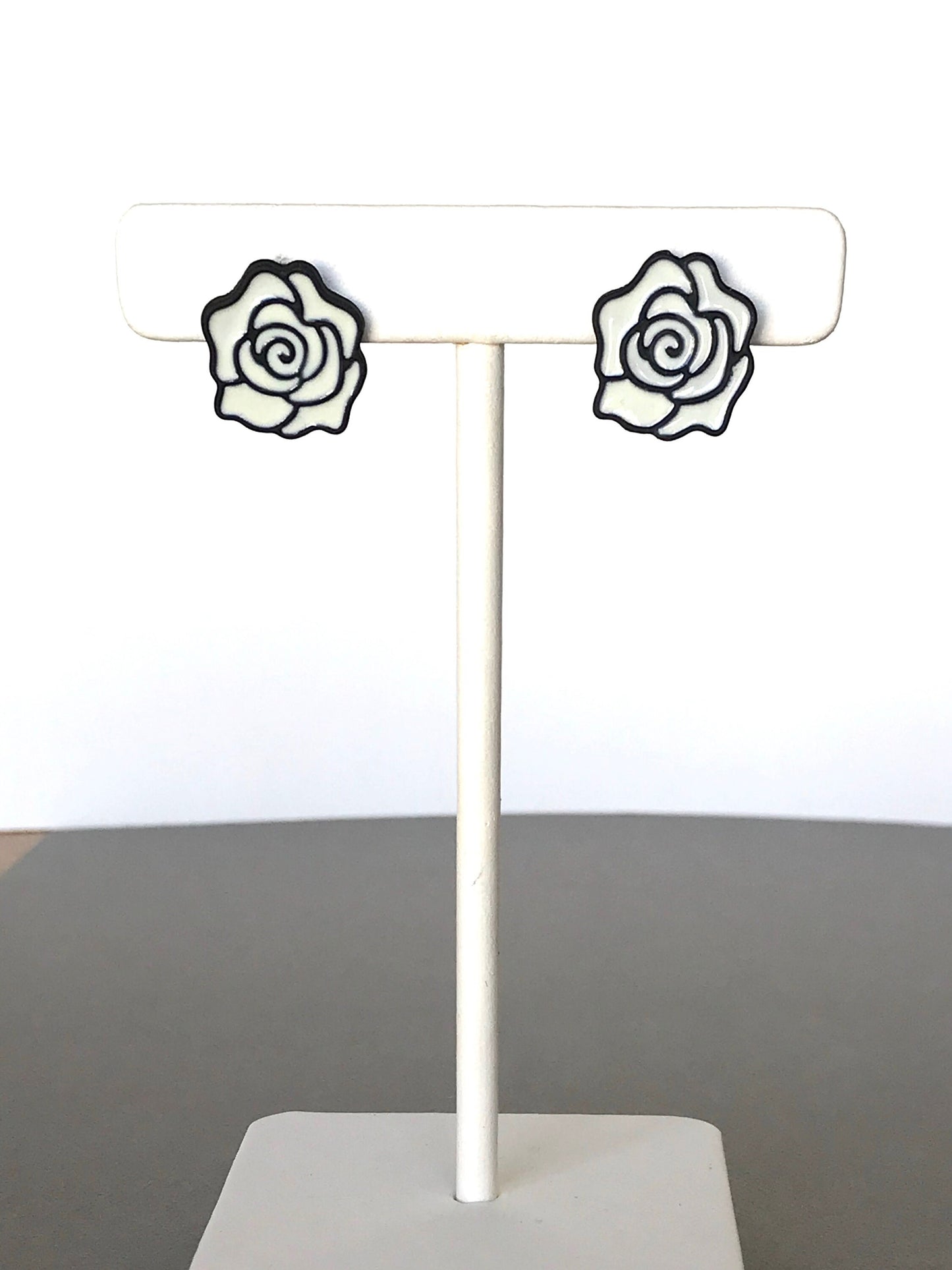 Black and white rose studs earrings